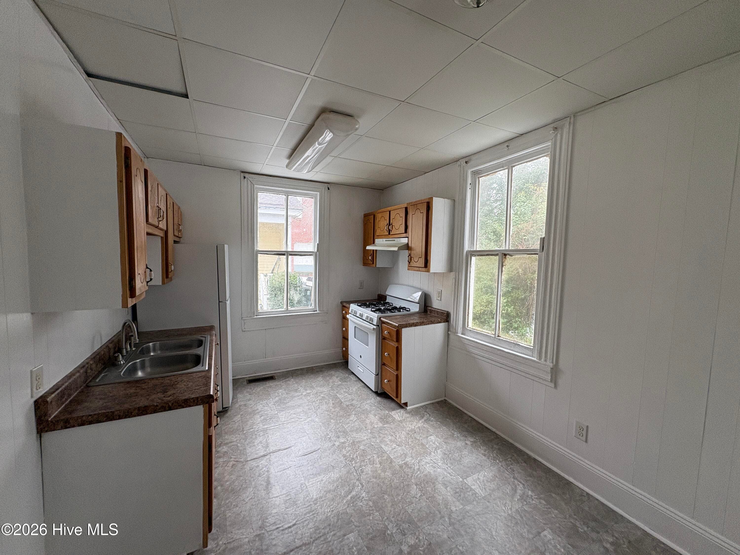 Apartment at 406 Dunn Street C, New Bern, NC 28560, photo 6 of 7