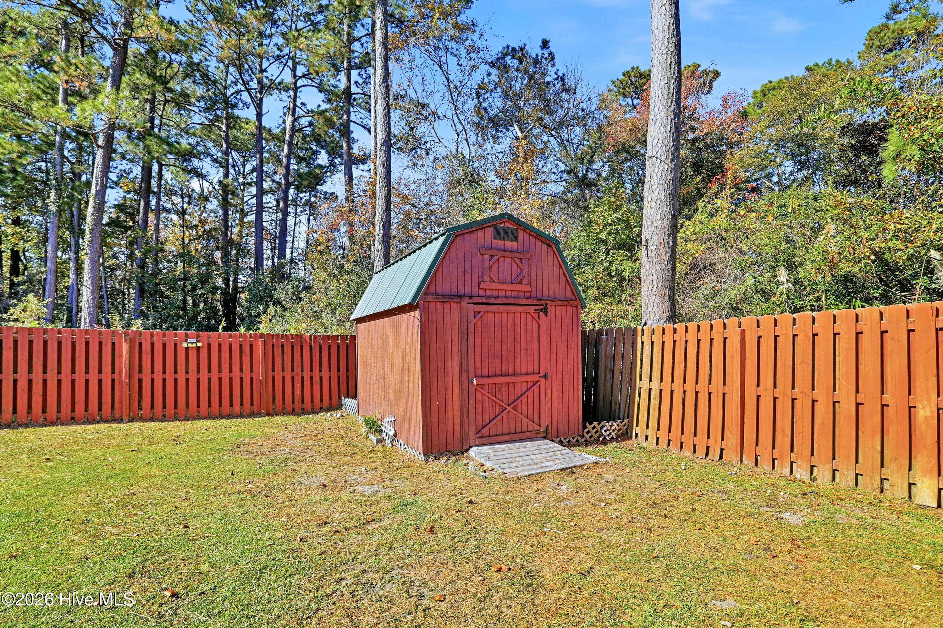 Single Family Residence at 408 N Belvedere Drive, Hampstead, NC 28443, photo 21 of 29