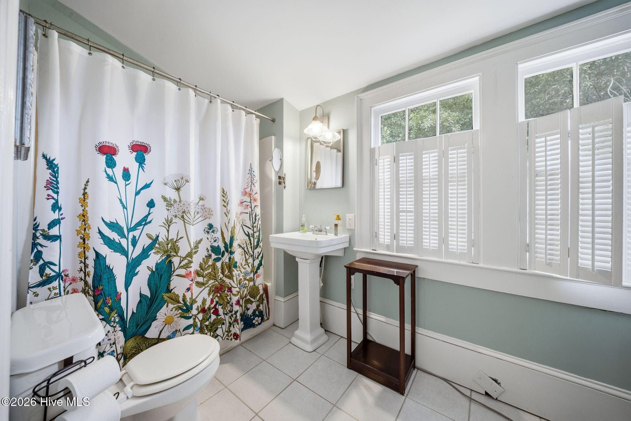 Single Family Residence at 106 Castle Street, Wilmington, NC 28401, photo 41 of 54