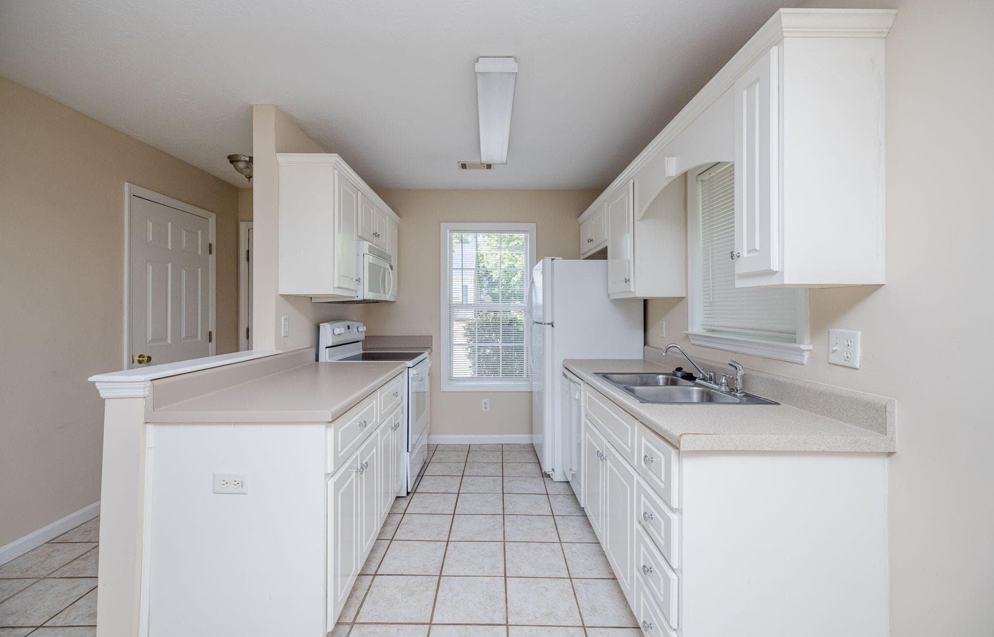 Townhouse at 2330 Lions Gate Drive, Augusta, GA 30909, photo 11 of 29