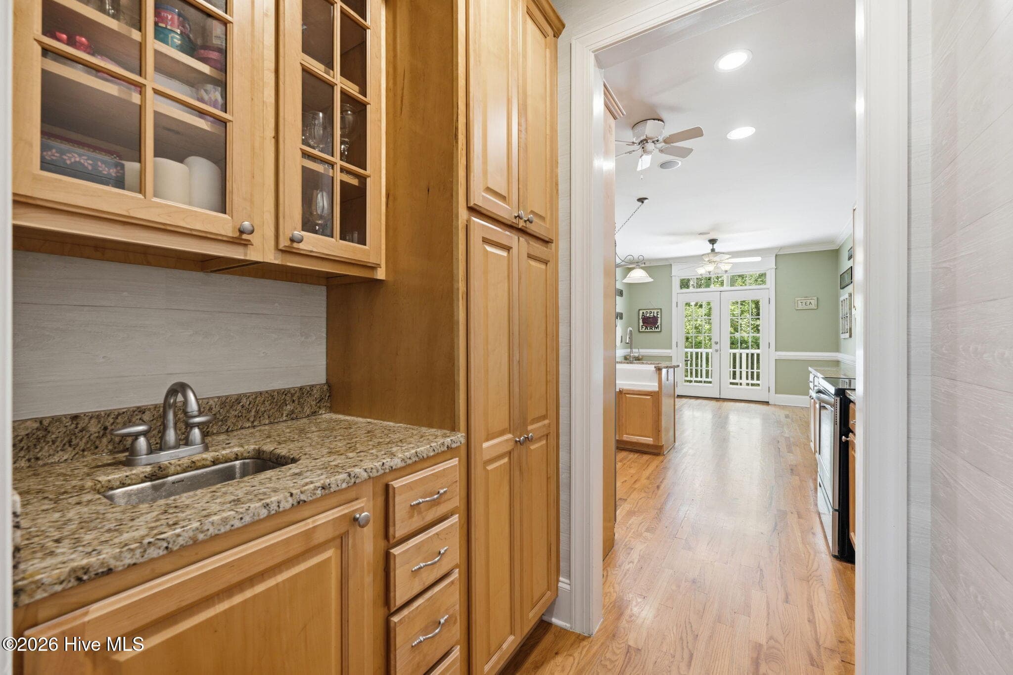 Butler's Pantry - 202 Emmen Road, New Bern, NC 28562