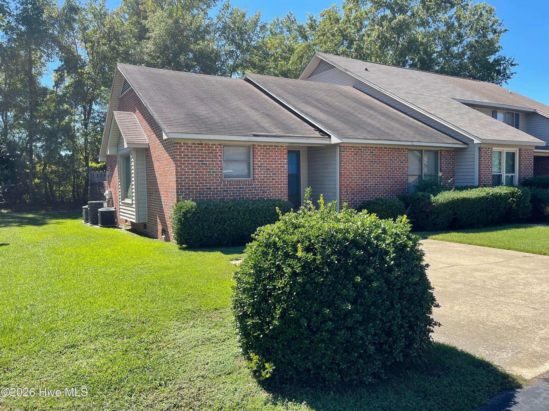 1004 Old Charleston Circle, Laurinburg, NC 28352