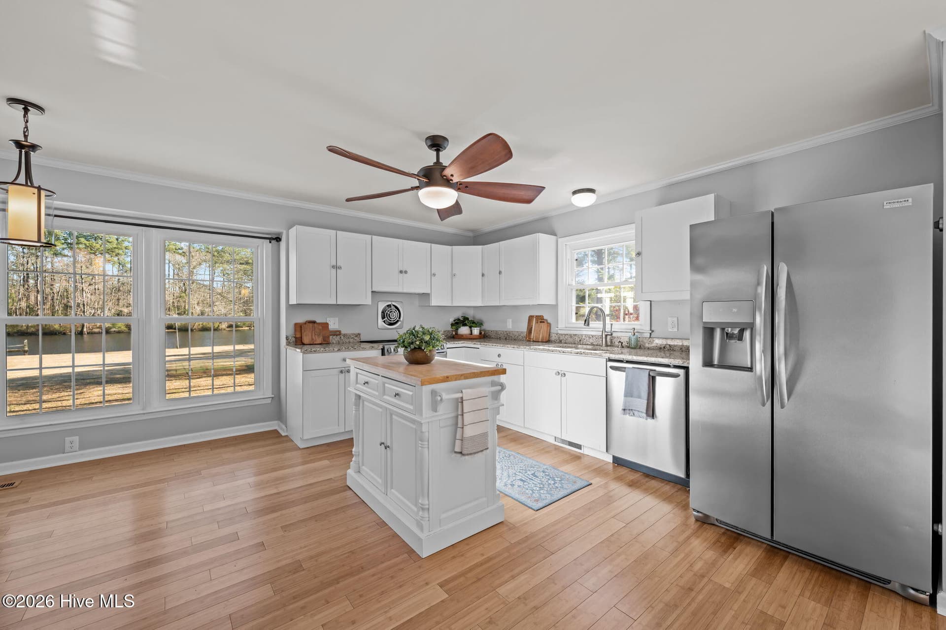 Single Family Residence at 236 Shoreline Drive, New Bern, NC 28562, photo 17 of 71