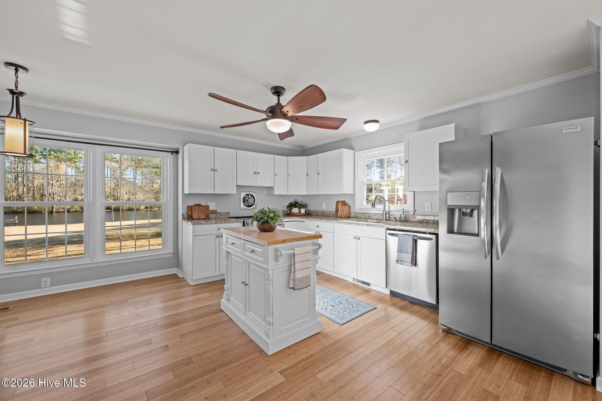 Single Family Residence at 236 Shoreline Drive, New Bern, NC 28562, photo 17 of 71