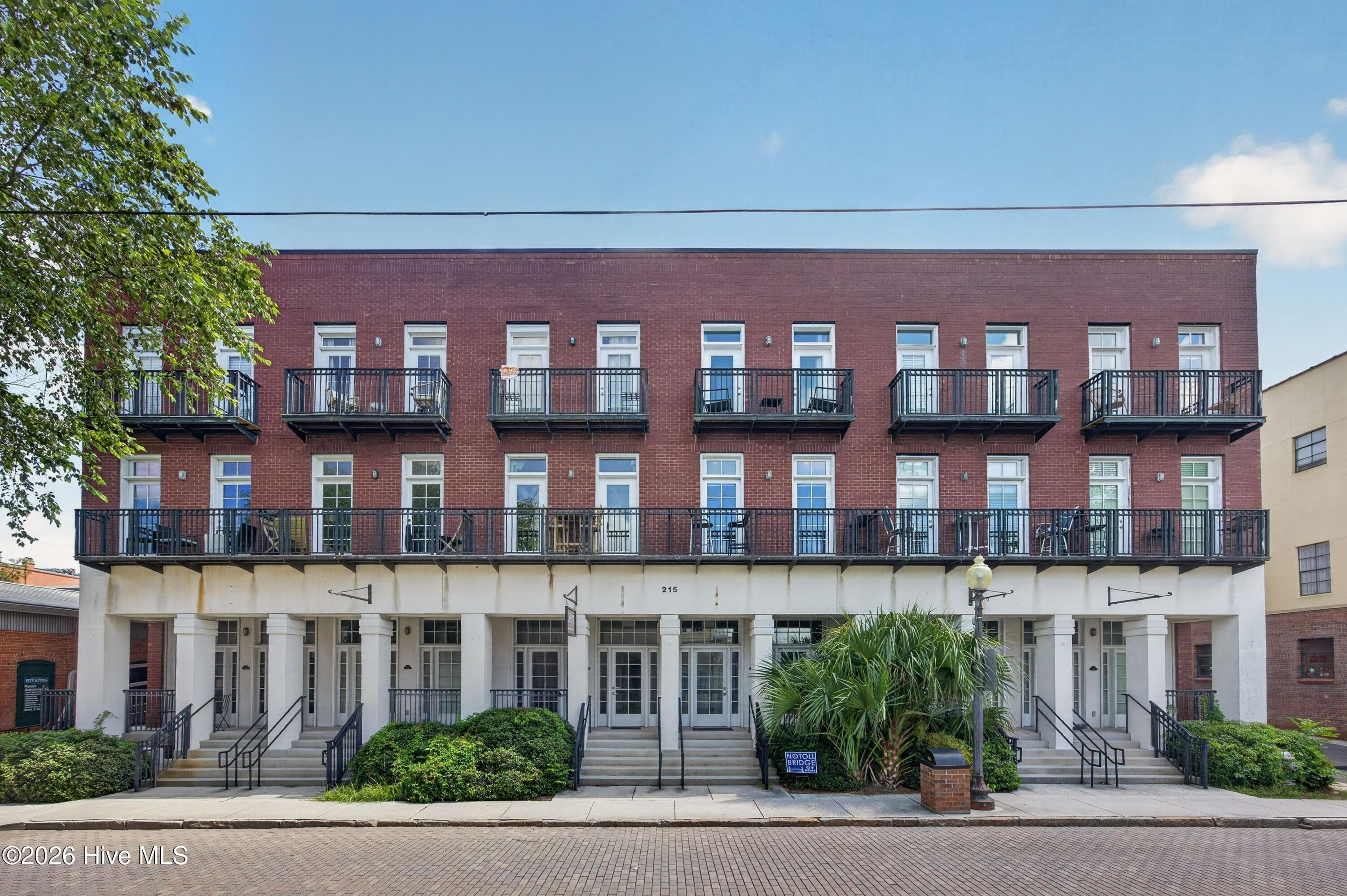 215 S Water Street Apt 107, Wilmington, NC 28401