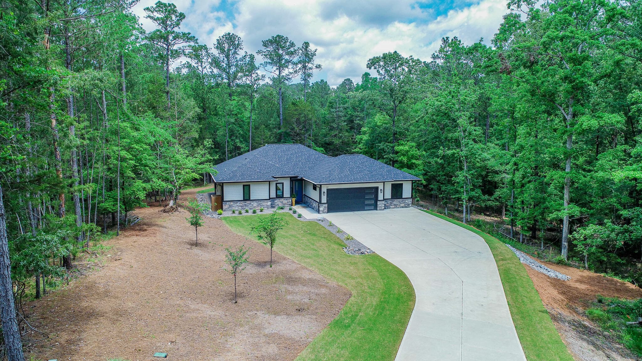 Single Family Residence at 217 Cove Point Lane Lane, McCormick, SC 29835, photo 4 of 48