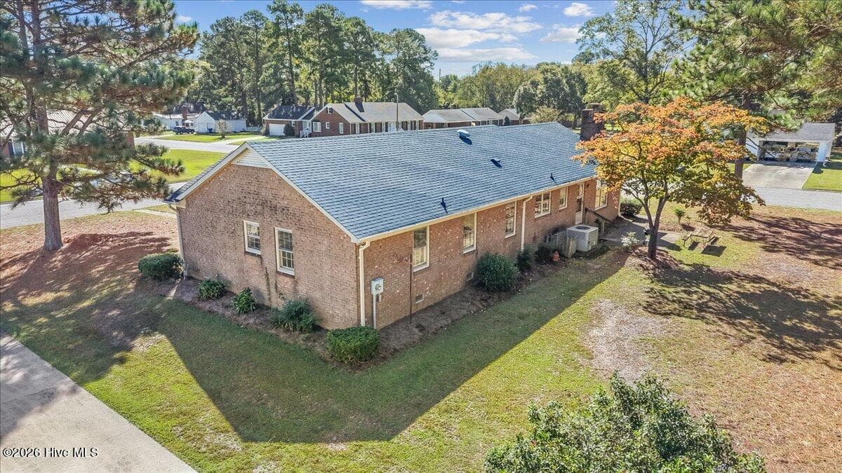 Single Family Residence at 3000 Camelot Drive, Kinston, NC 28504, photo 20 of 51