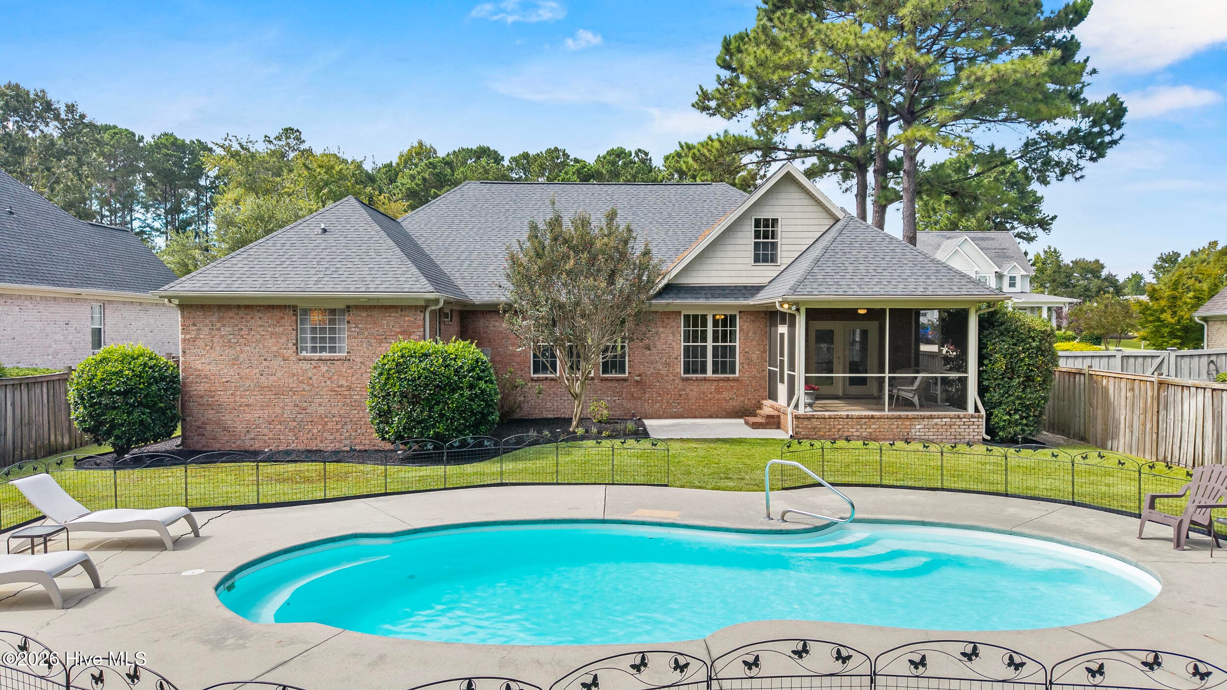 Single Family Residence at 8746 Ramsbury Way, Wilmington, NC 28411, photo 2 of 50