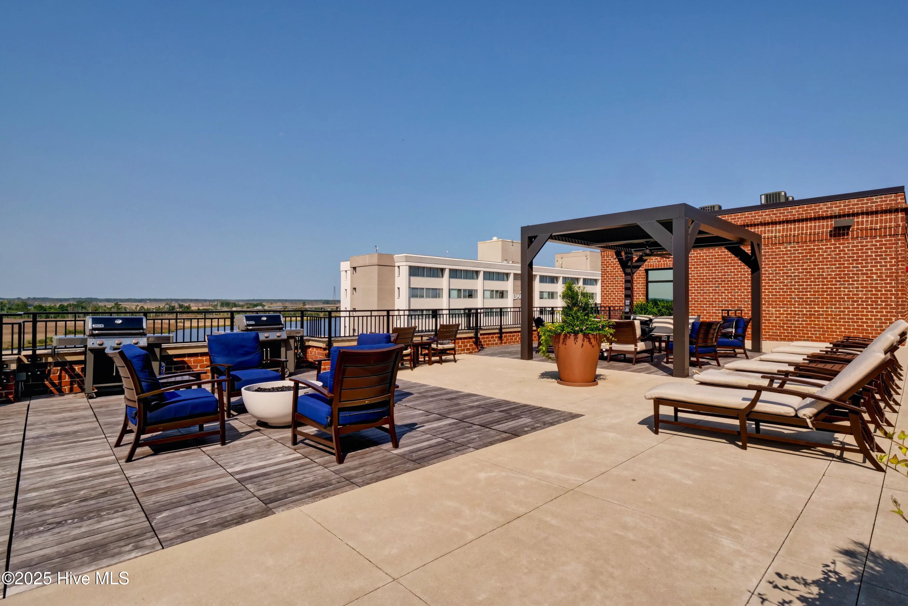 Condominium at 14 Grace Street 1216, Wilmington, NC 28401, photo 28 of 33