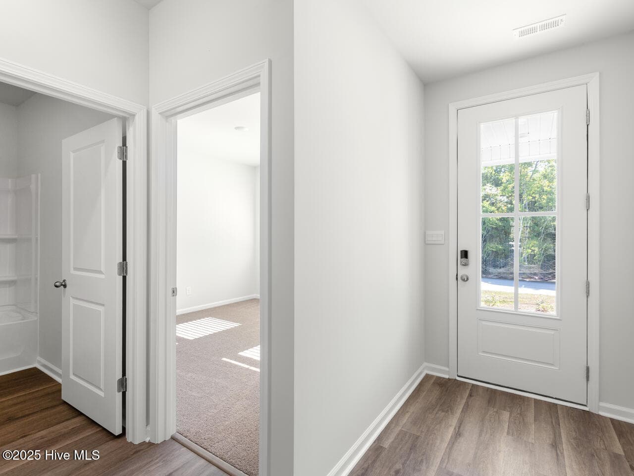 Single Family Residence at 424 Matthews Farm Road Lot 180, Hubert, NC 28539, photo 6 of 38