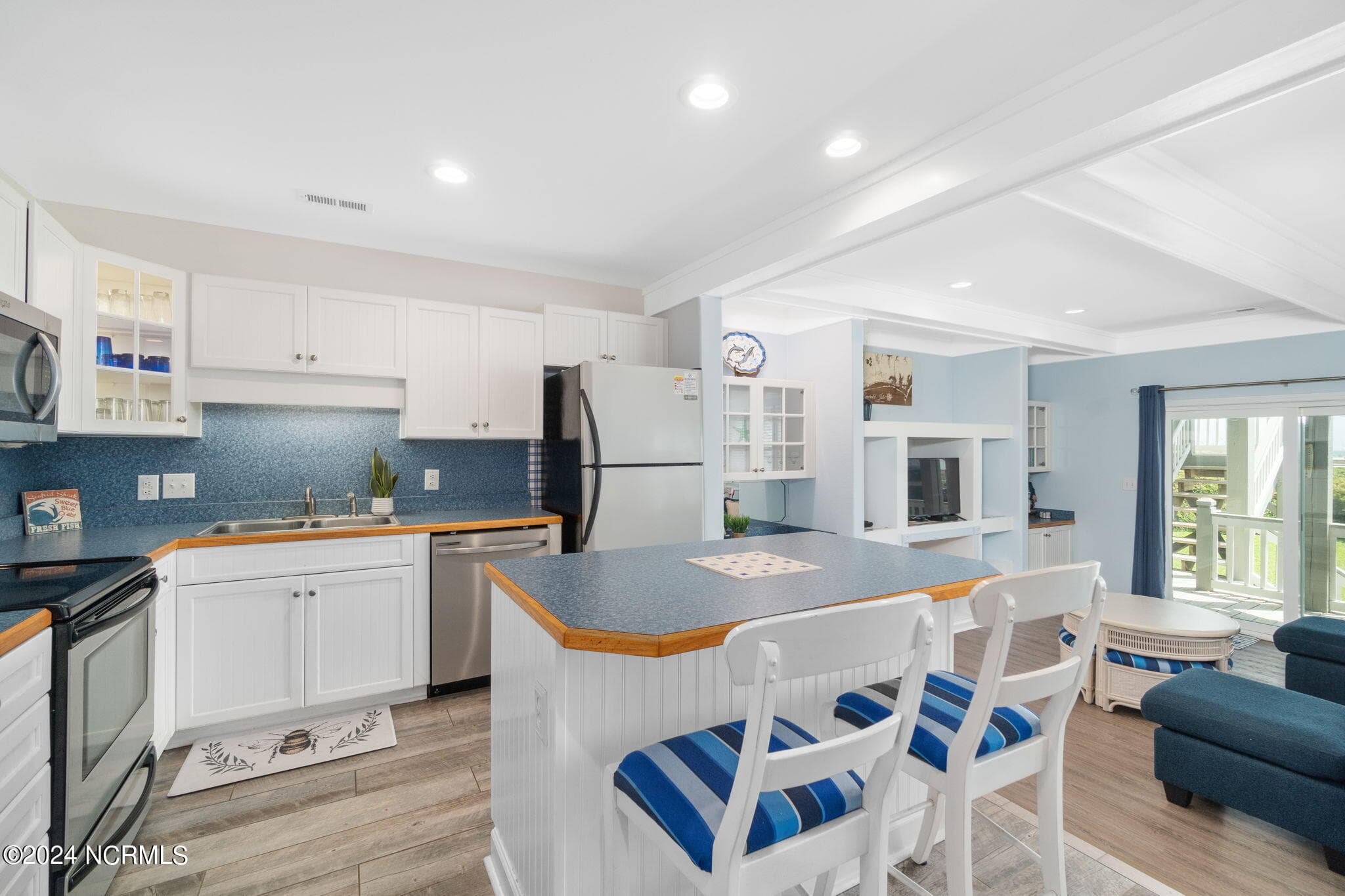 Condominium at 2905 Pointe West Drive B1 Pier Pointe, Emerald Isle, NC 28594, photo 16 of 43