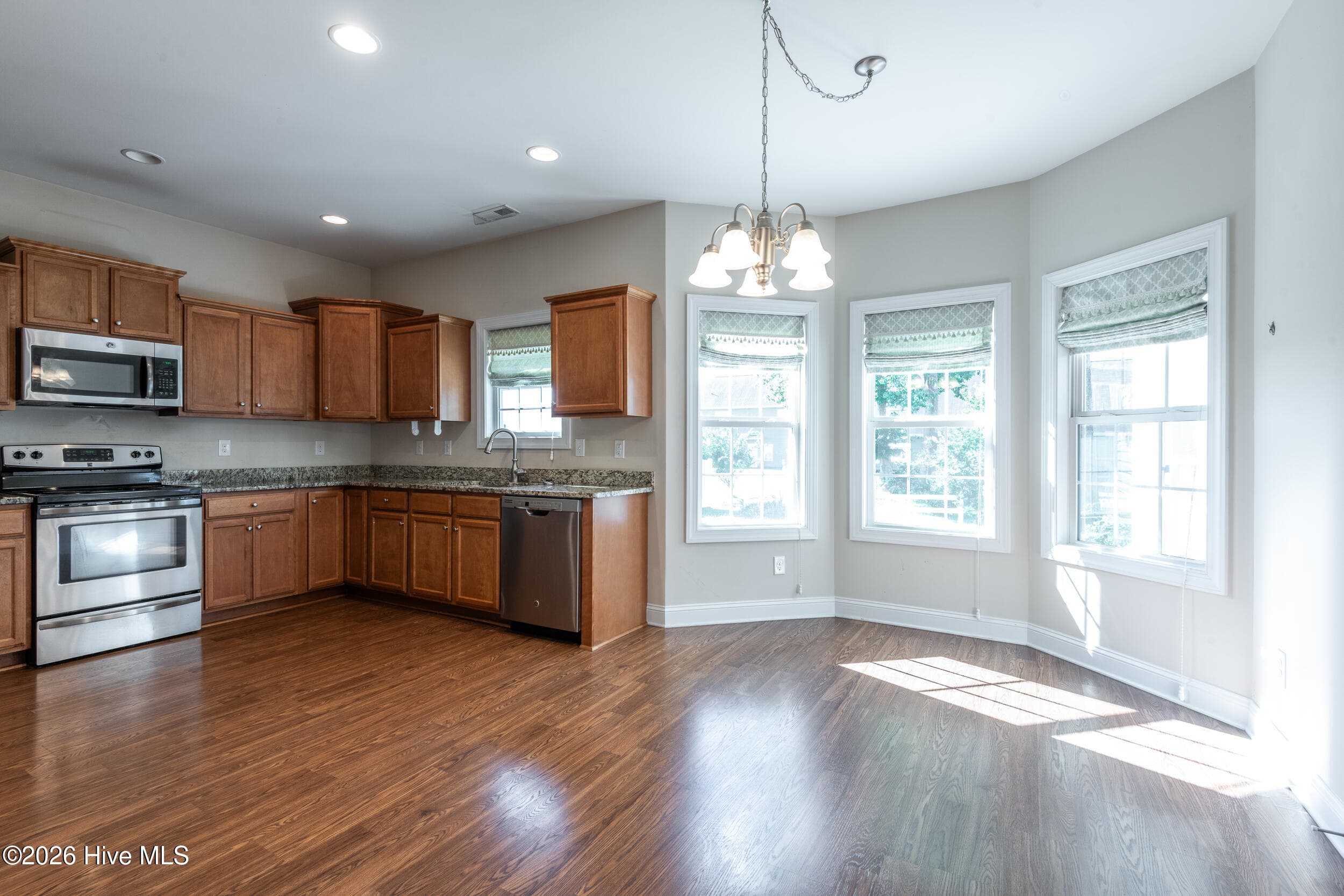 Kitchen & Dining Area - 297 Copper Creek Drive, Winterville, NC 28590