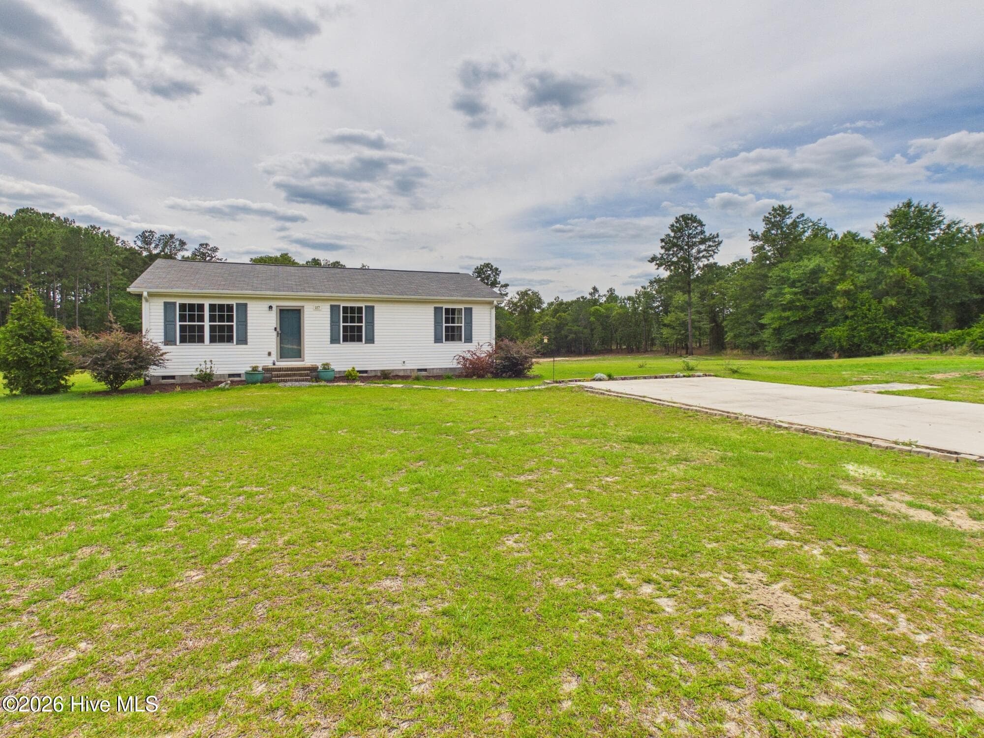 Single Family Residence at 117 Fawnwood Place, Carthage, NC 28327, photo 2 of 39