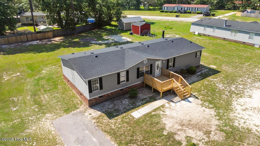 Manufactured Home at 5837 Parkton Road, Hope Mills, NC 28348, photo 35 of 43