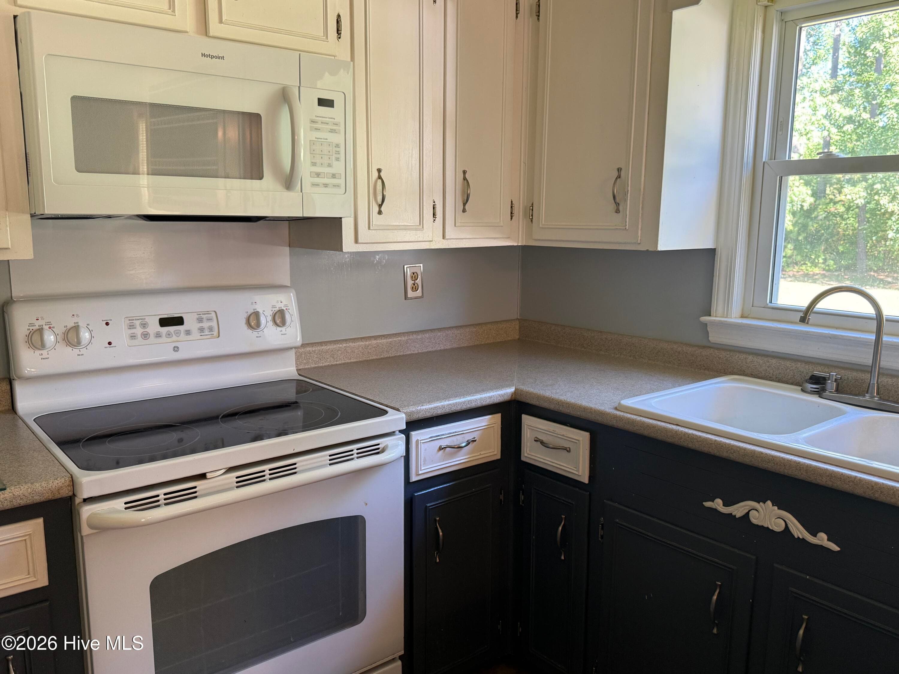 Single Family Residence at 108 Abbey Lane, Washington, NC 27889, photo 10 of 27