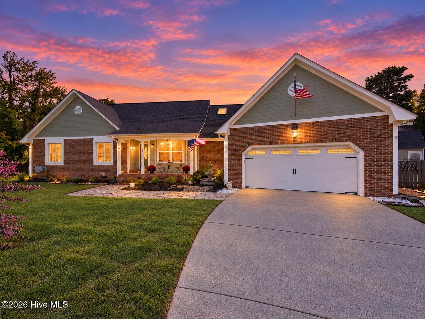 Single Family Residence at 107 Bogey Court, Hampstead, NC 28443, photo 5 of 55