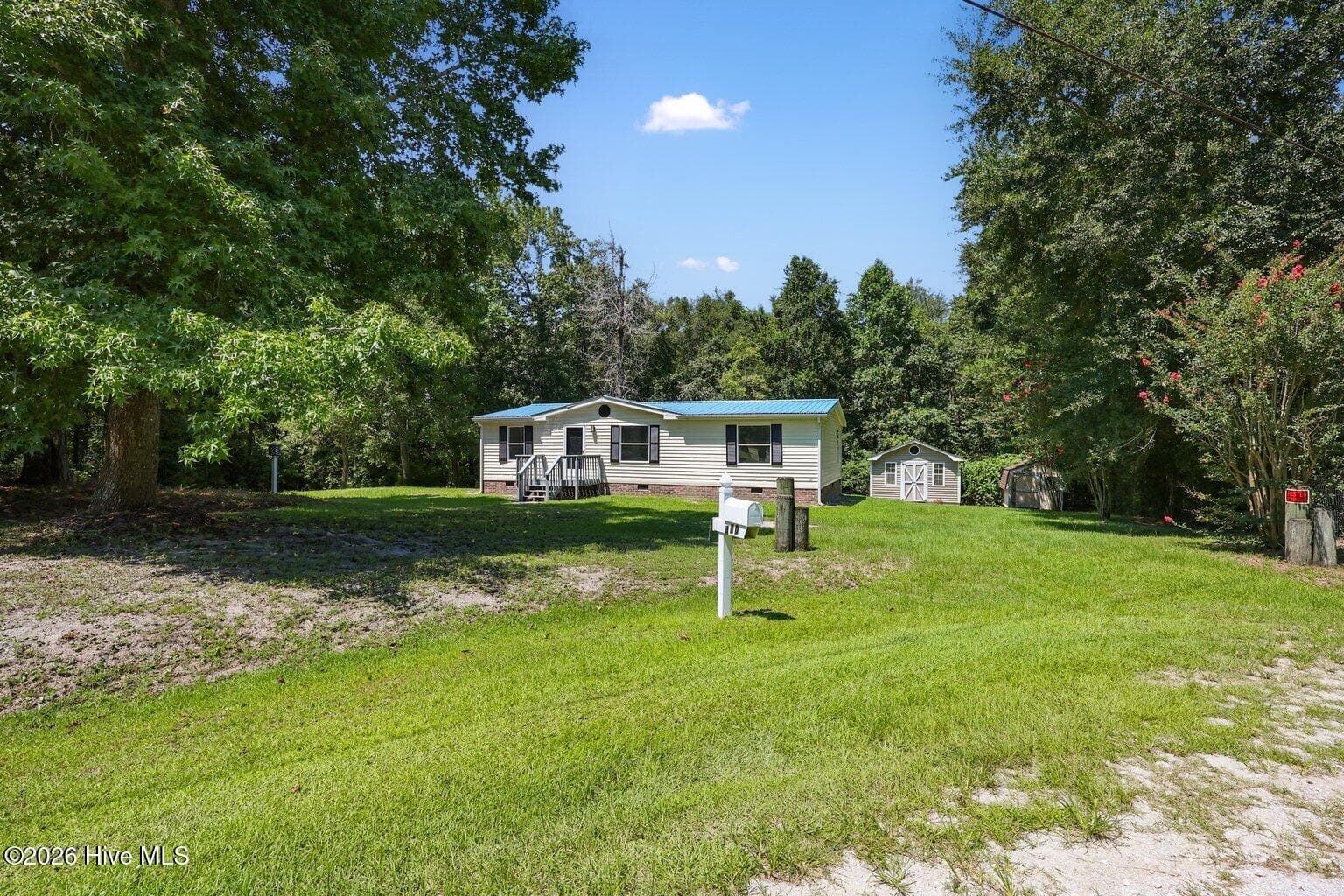 Manufactured Home at 410 Pond View Circle, Hampstead, NC 28443, photo 15 of 16