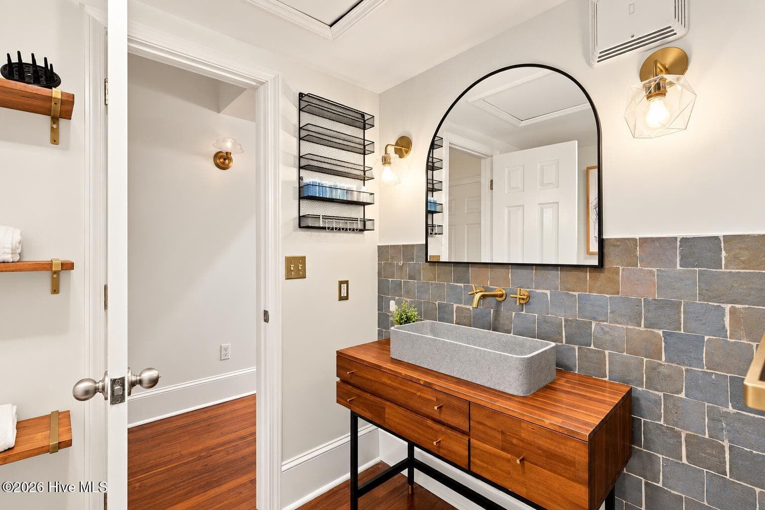 Condominium at 21 N Front Street 3b1, Wilmington, NC 28401, photo 19 of 32