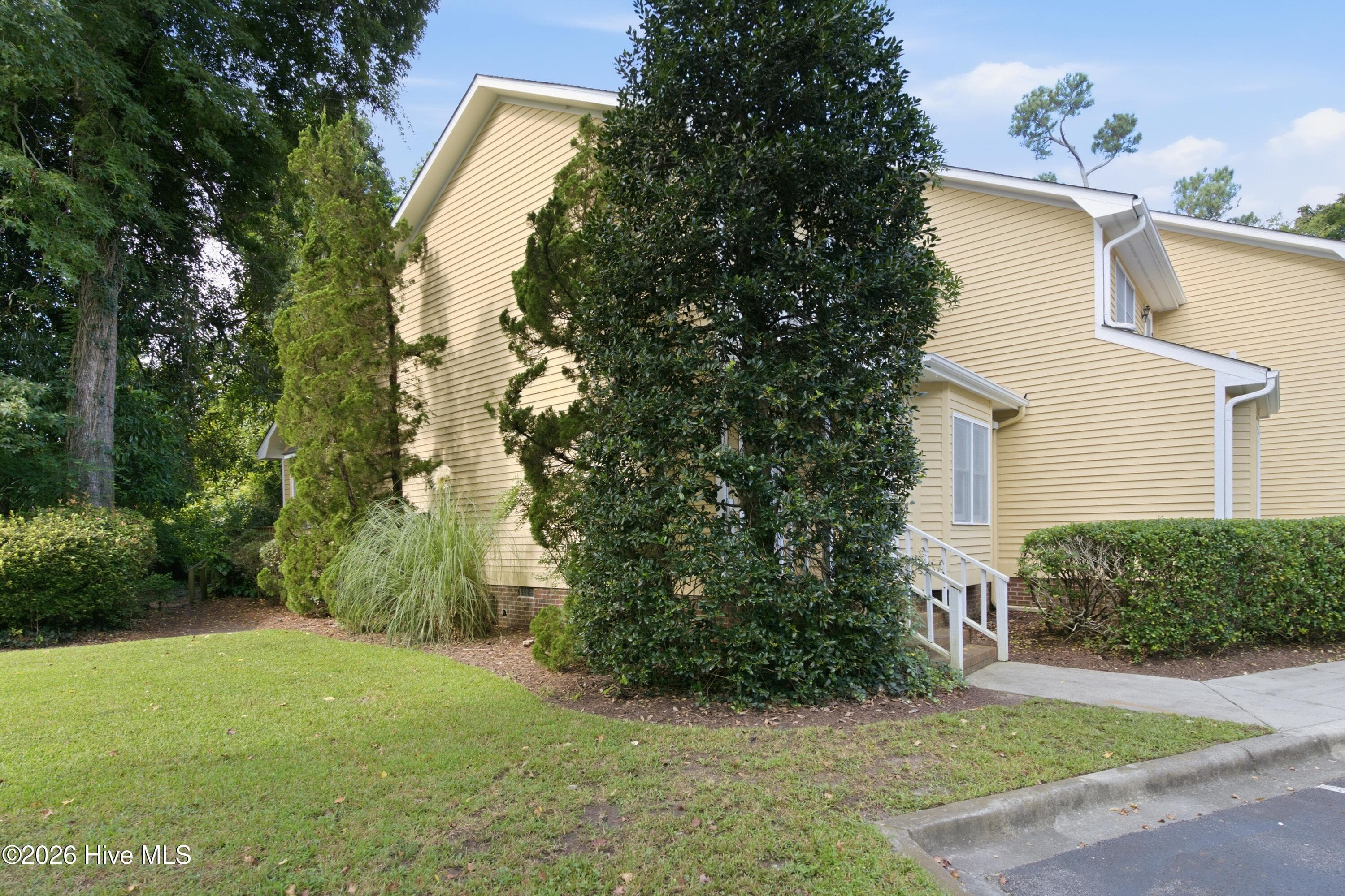 Townhouse at 1800 Eastwood Road Apt 253, Wilmington, NC 28403, photo 3 of 43