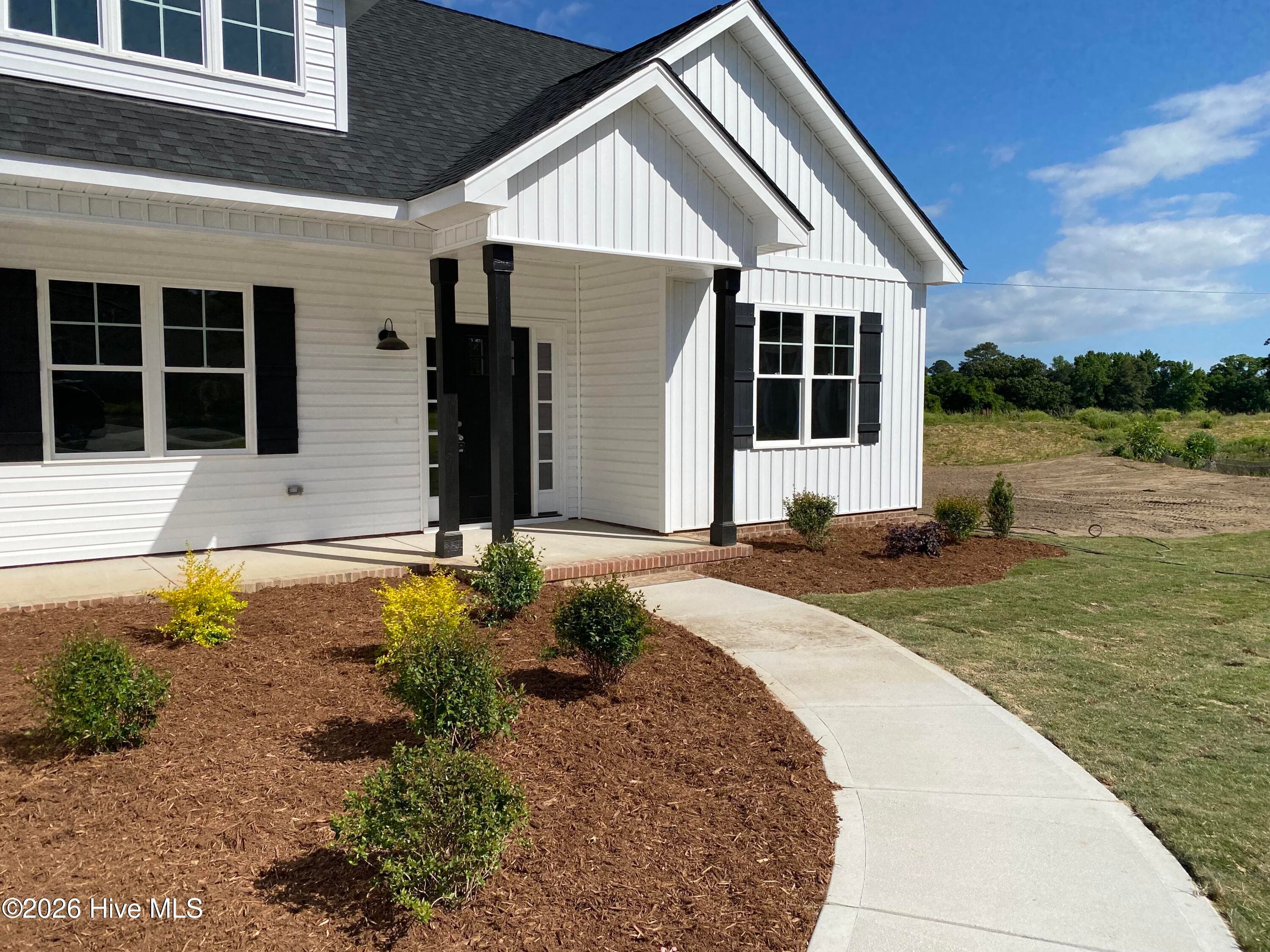 Single Family Residence at 205 N Rabbit Run Drive, Smithfield, NC 27577, photo 17 of 127