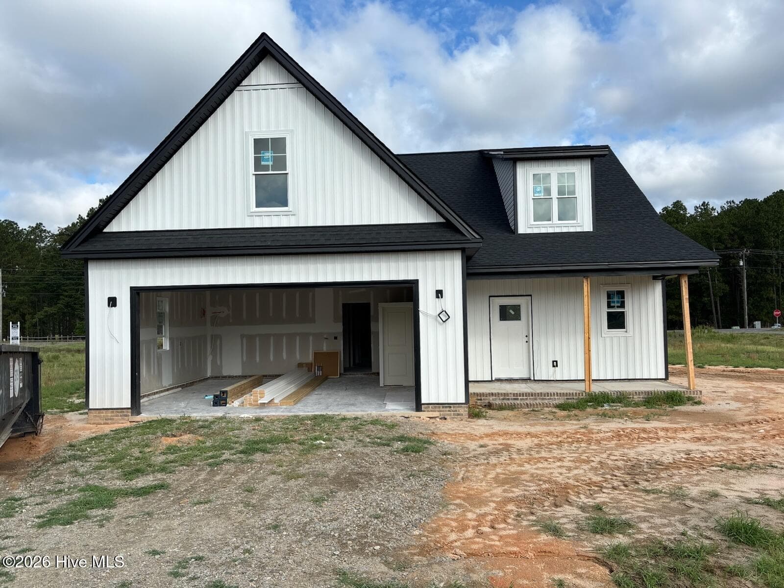 Single Family Residence at 400 Mossy Cup Lane, Aberdeen, NC 28315, photo 6 of 23