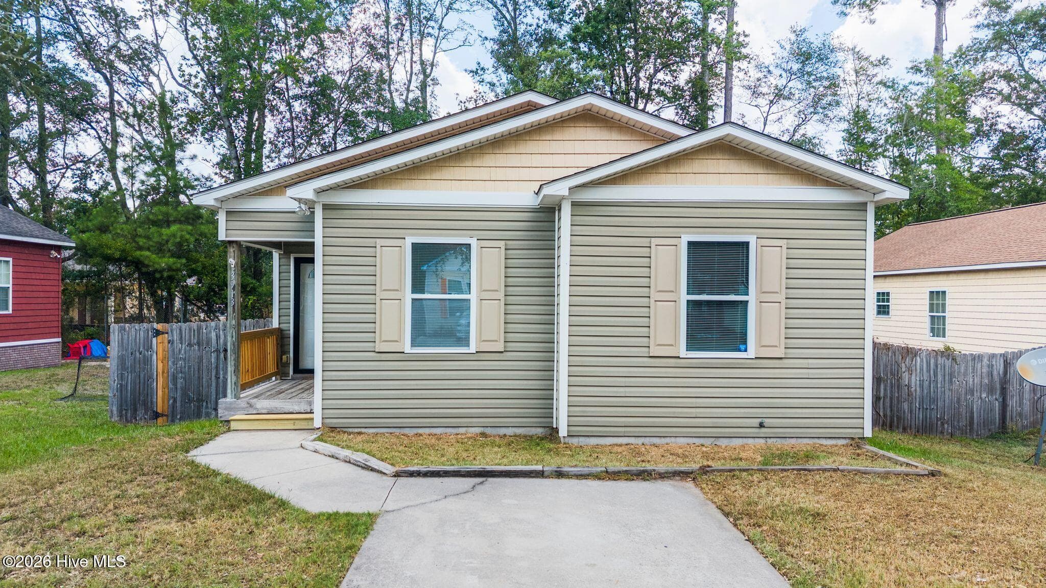 Single Family Residence at 3913 Prices Lane, Wilmington, NC 28405, photo 2 of 56