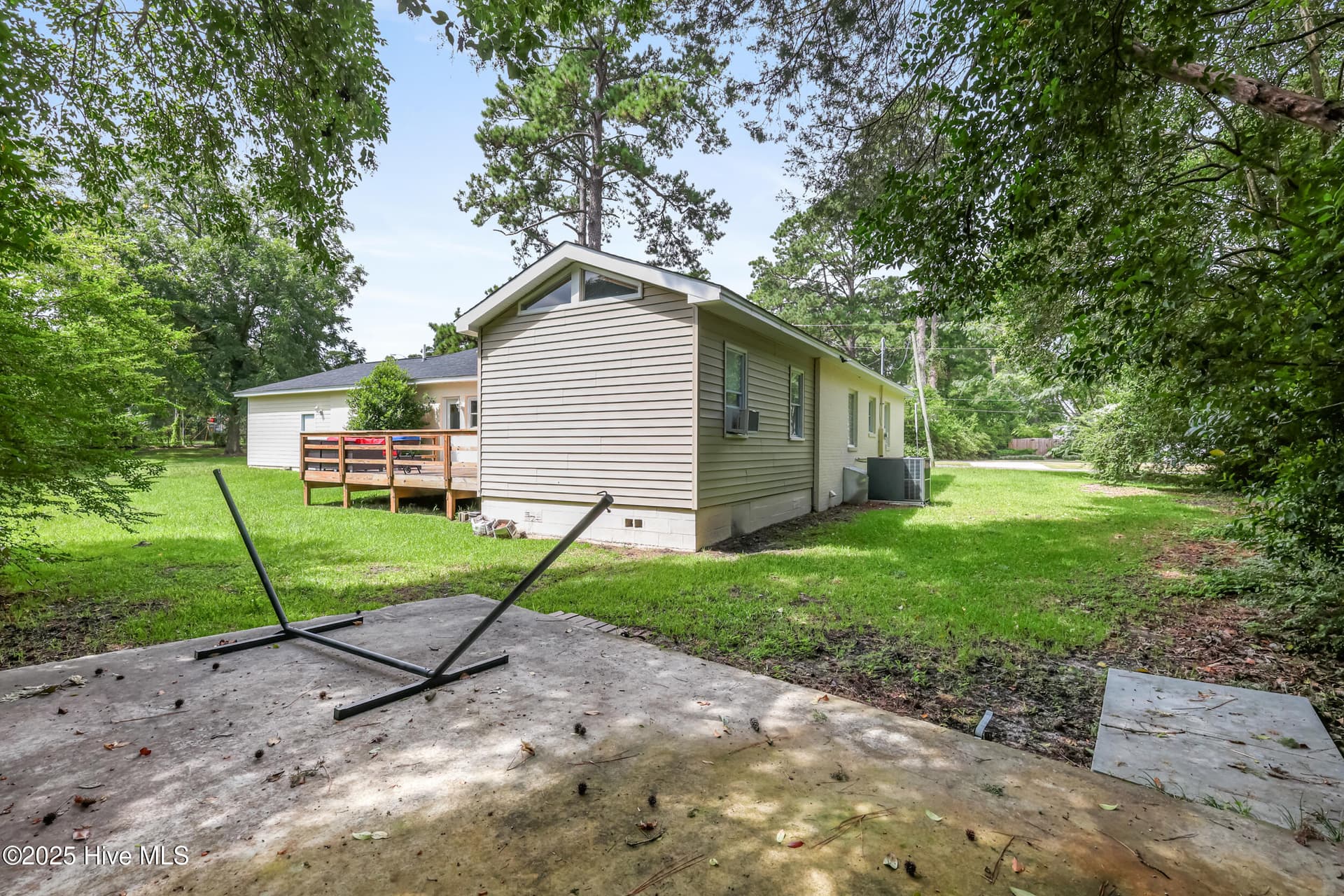 Single Family Residence at 827 Colonial Drive, Wilmington, NC 28403, photo 26 of 27