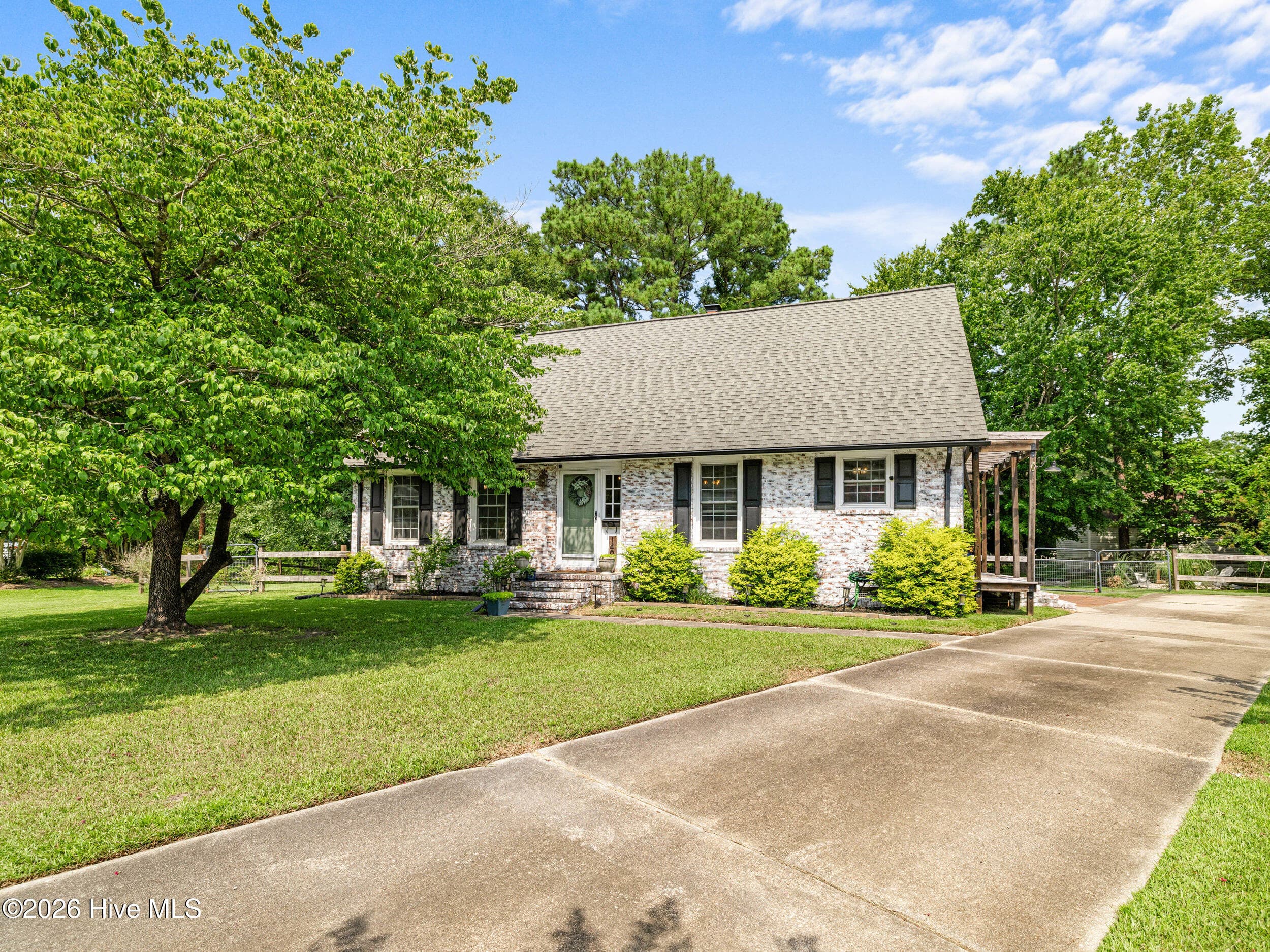 Single Family Residence at 1408 Cando Place, Jacksonville, NC 28540, photo 3 of 41