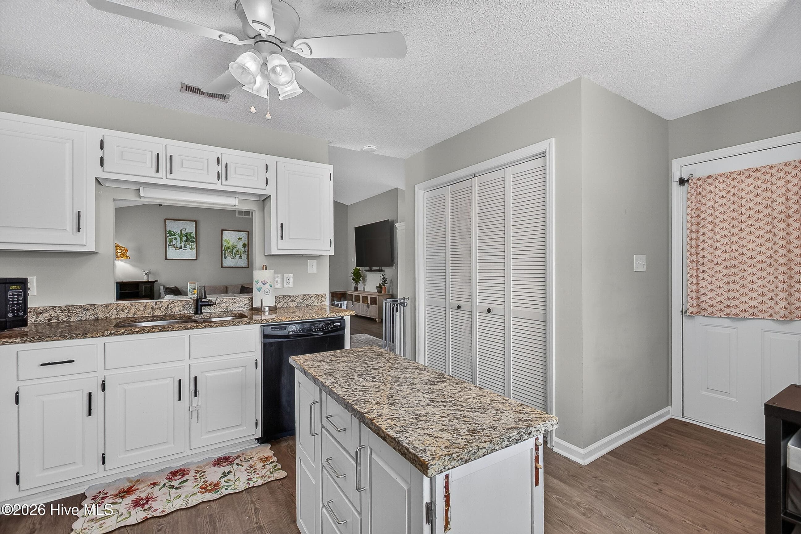 Single Family Residence at 106 Quartz Drive, Jacksonville, NC 28540, photo 16 of 39