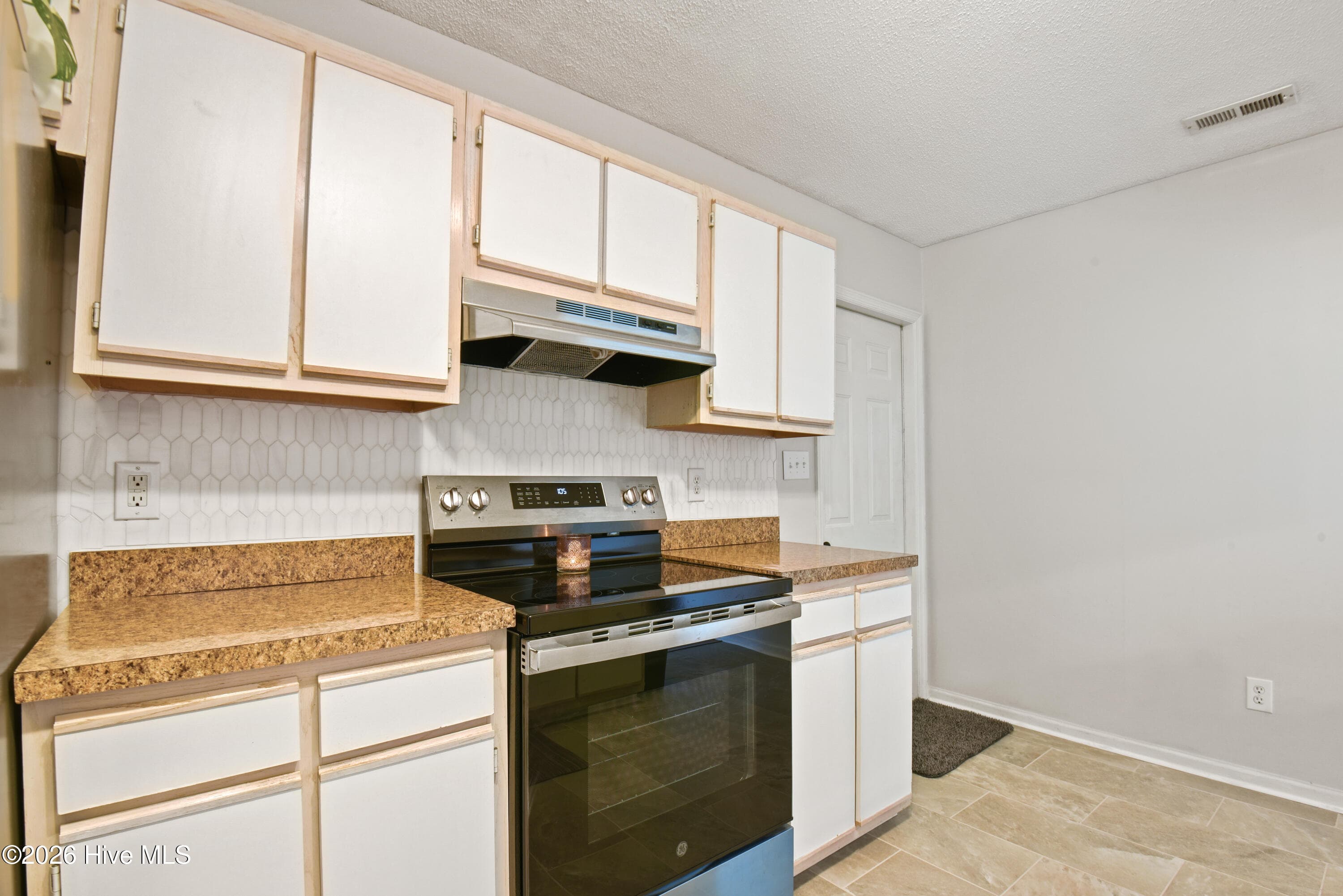 Townhouse at 136 Charlton Road, Hubert, NC 28539, photo 10 of 18