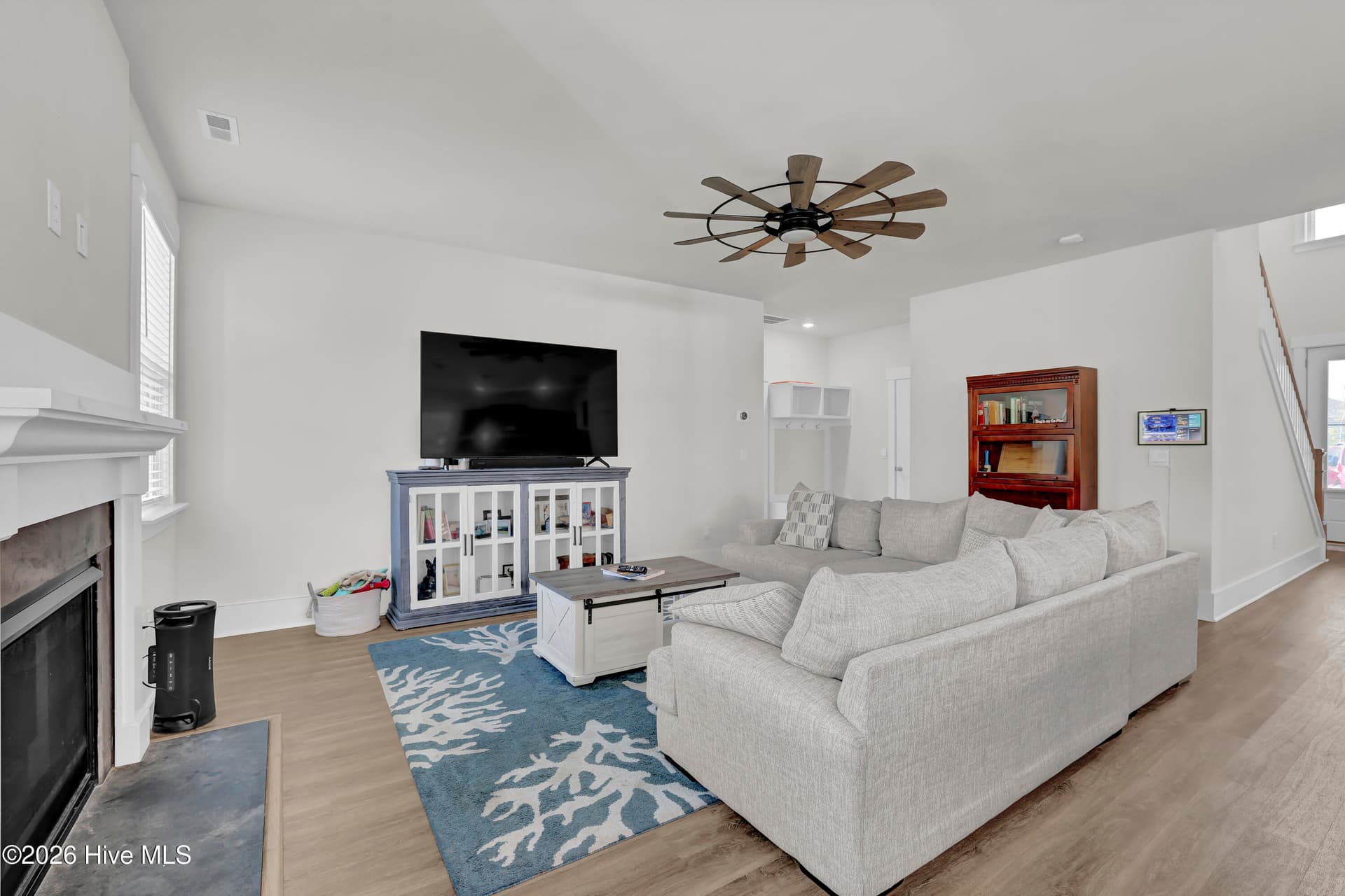 Living Room - 512 Edgewater Way, Surf City, NC 28445
