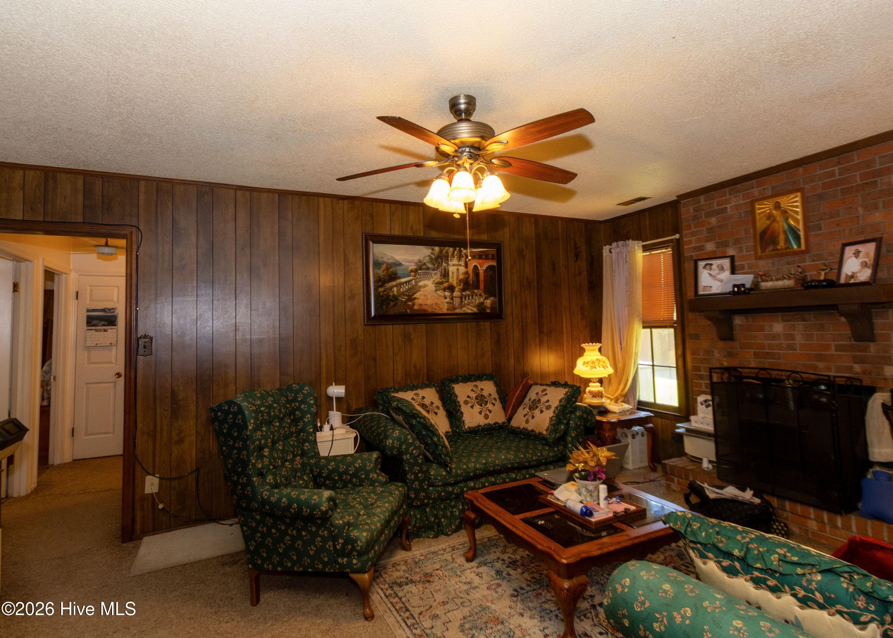 Single Family Residence at 207 E Willowood Lane, Jacksonville, NC 28546, photo 5 of 11