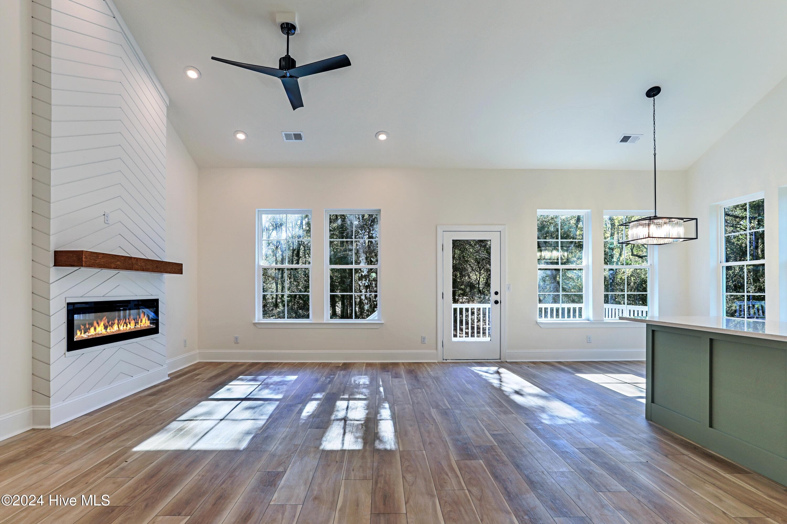Single Family Residence at 3375 Sandridge Lane SW, Supply, NC 28462, photo 14 of 73