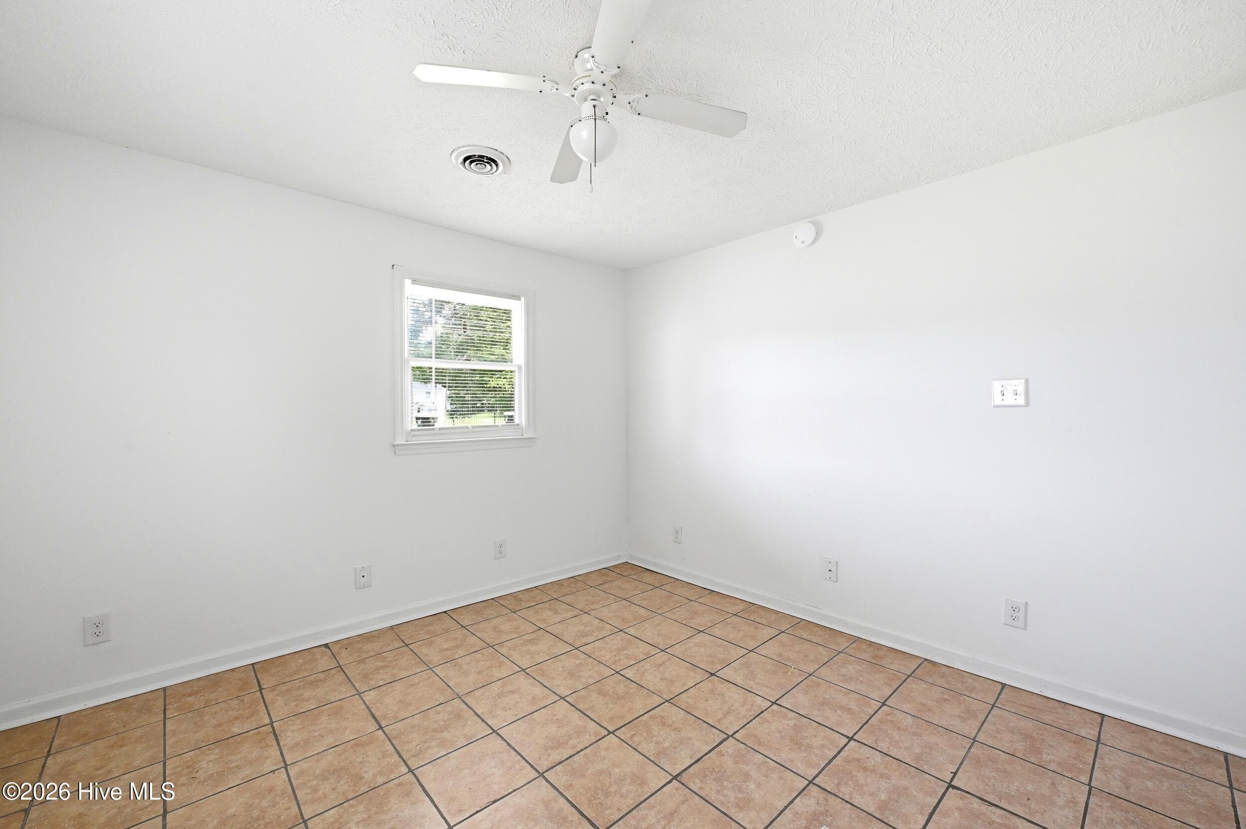 Duplex at 313 W Lewis Street A & B, Whiteville, NC 28472, photo 3 of 4