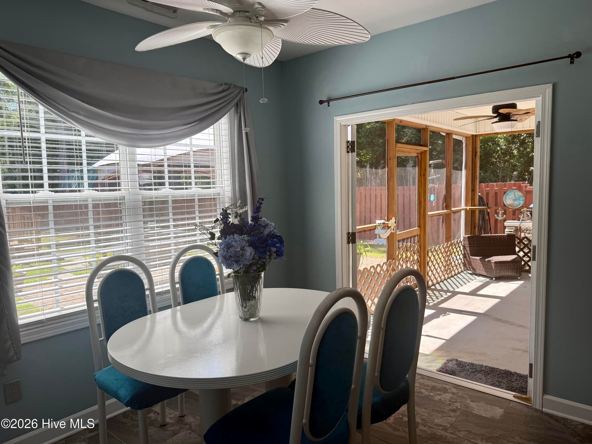 Single Family Residence at 408 N Belvedere Drive, Hampstead, NC 28443, photo 11 of 32