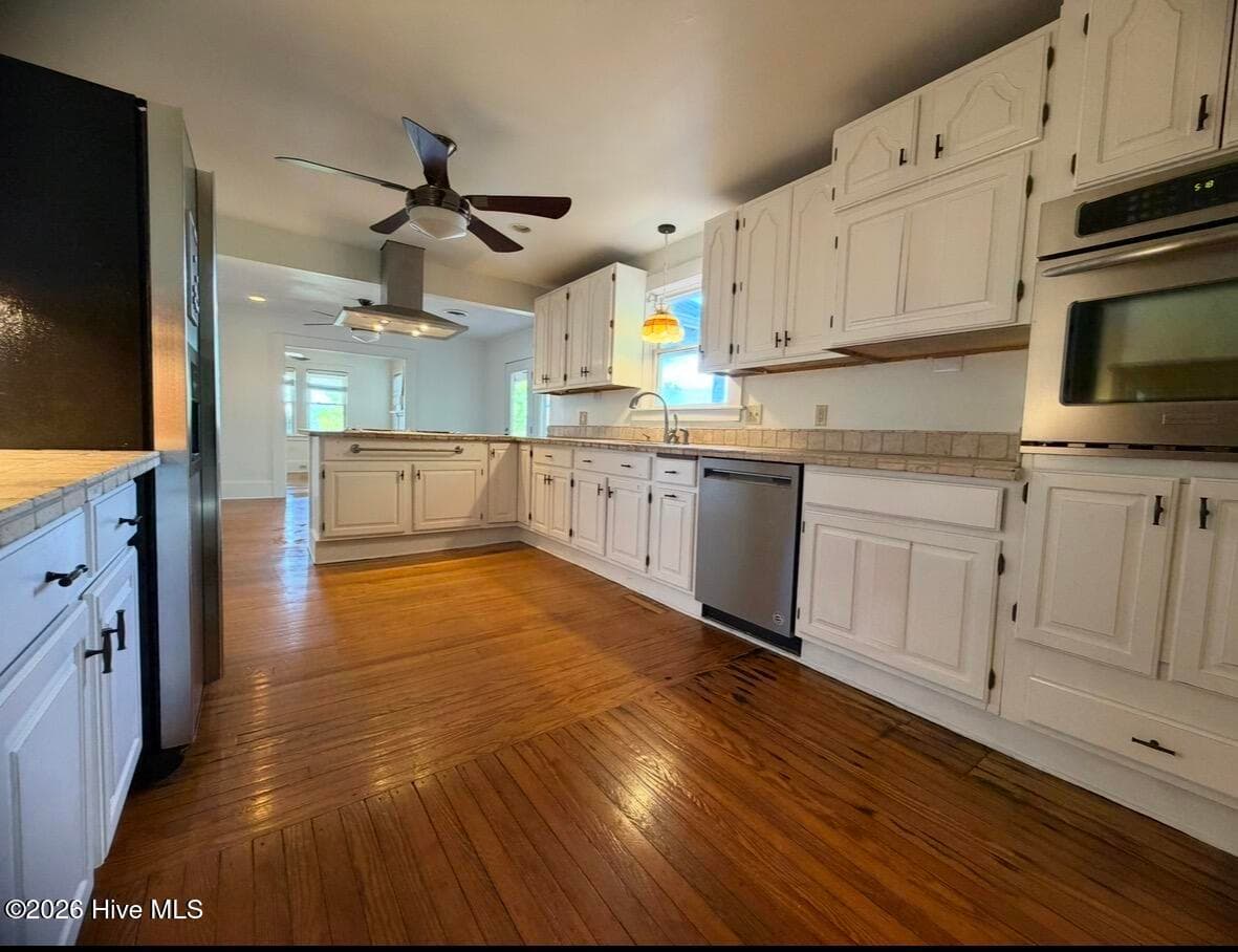 Single Family Residence at 2704 Waccamaw Shores Road, Lake Waccamaw, NC 28450, photo 20 of 56