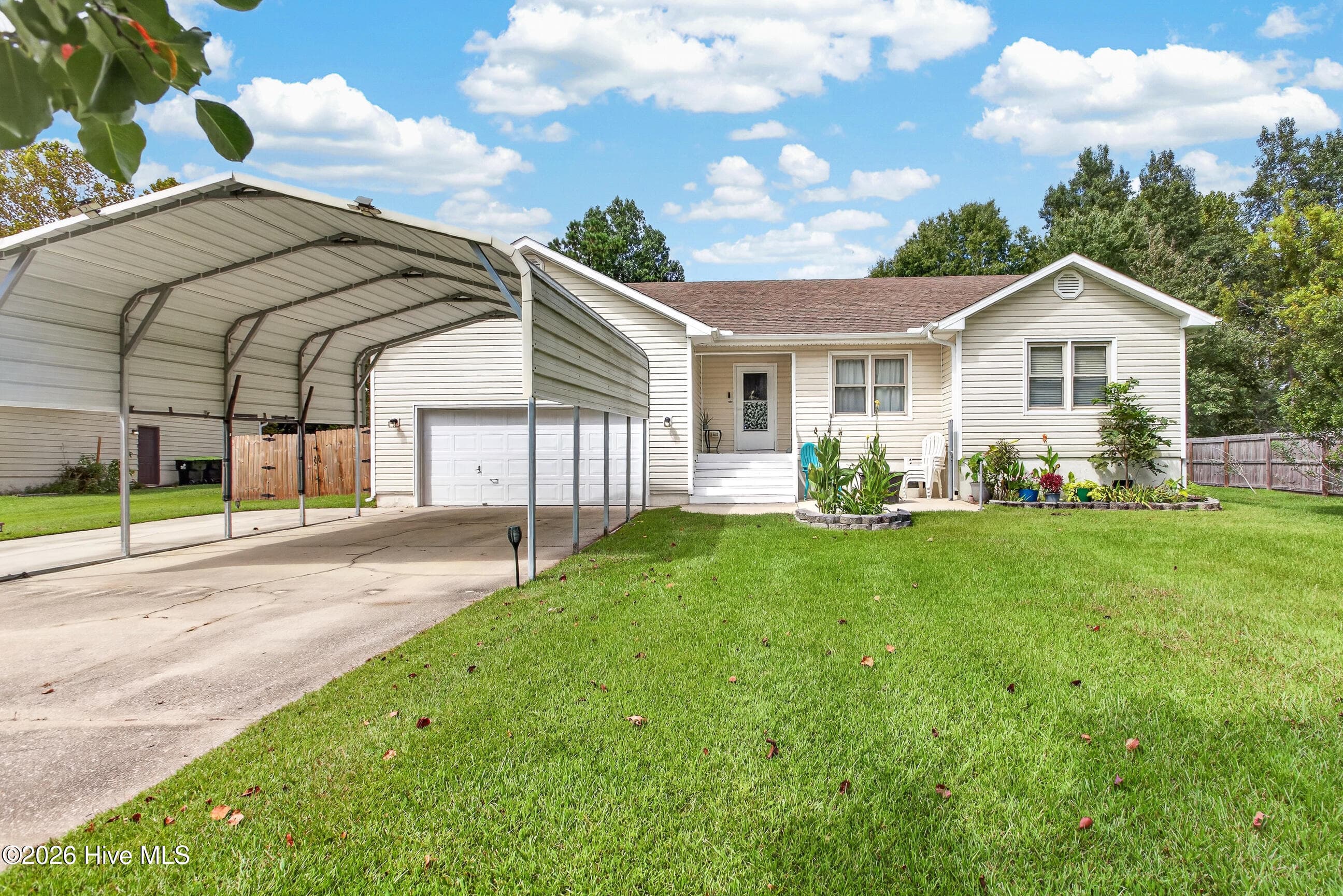 Single Family Residence at 106 Quartz Drive, Jacksonville, NC 28540, photo 2 of 39