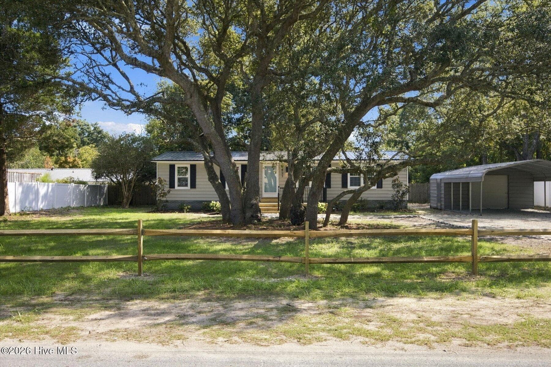 Manufactured Home at 621 Harbor Drive SE, Bolivia, NC 28422, photo 12 of 46