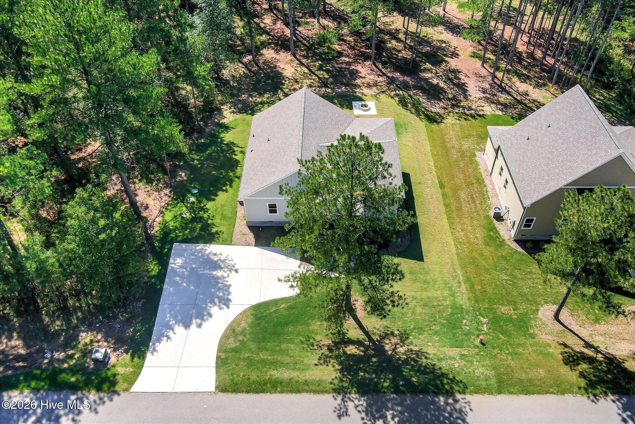 4bd/3.5ba with 1611 sqft on dockable 1.06-ac lot with ample parking - 1198 Sunset Cove, Tignall, GA 30668