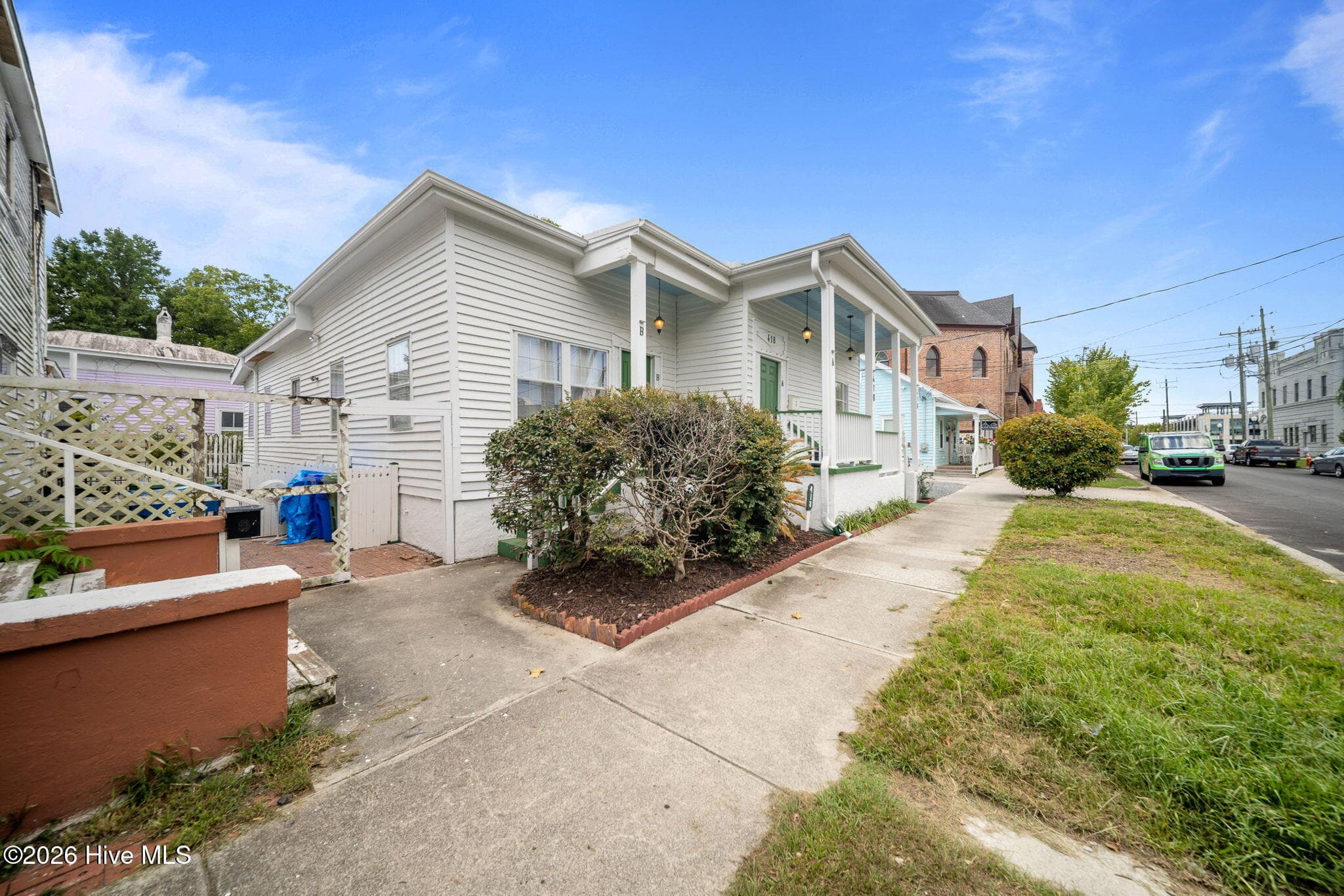 Triplex at 418 Campbell Street, Wilmington, NC 28401, photo 2 of 59