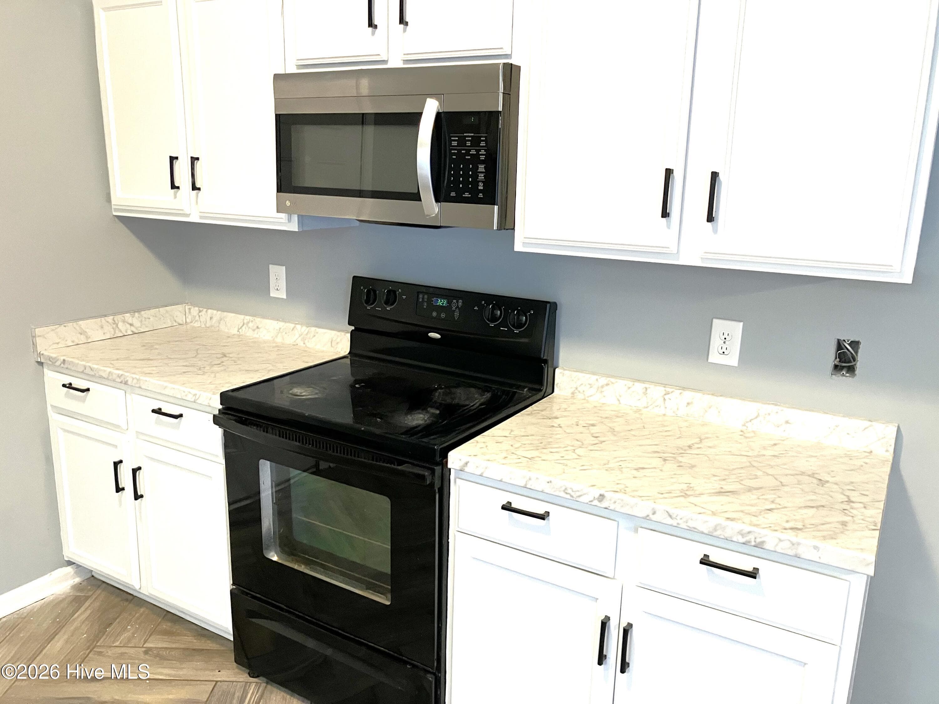 Single Family Residence at 249 Bishop Drive, Jacksonville, NC 28540, photo 7 of 19