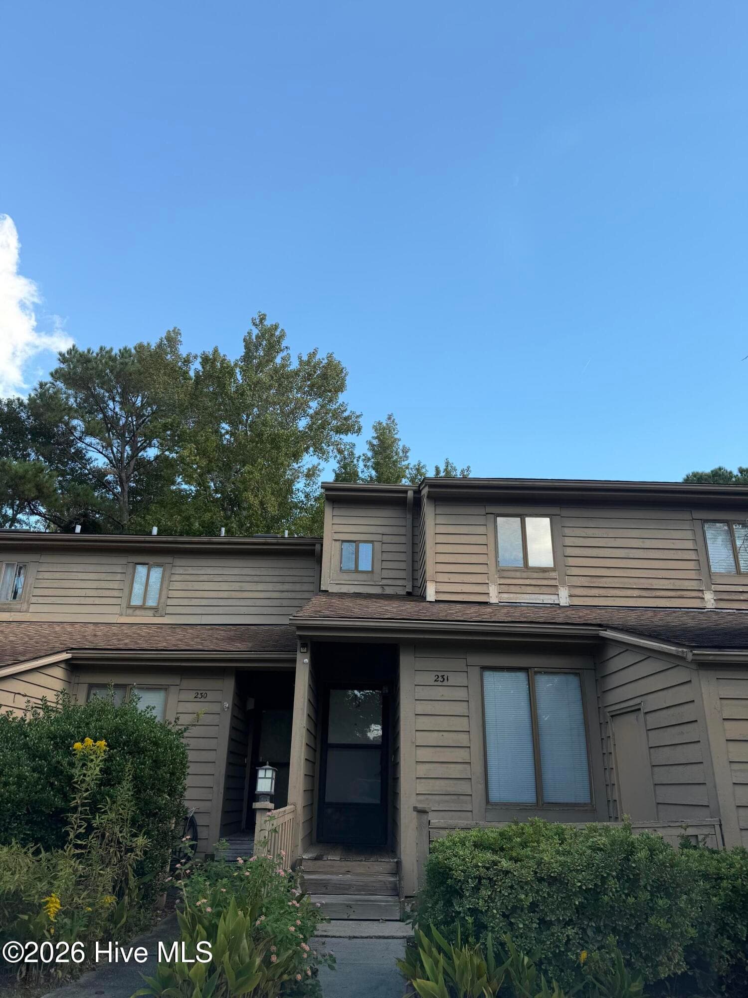 Townhouse at 231 St Luke Court, Wilmington, NC 28409, photo 2 of 17