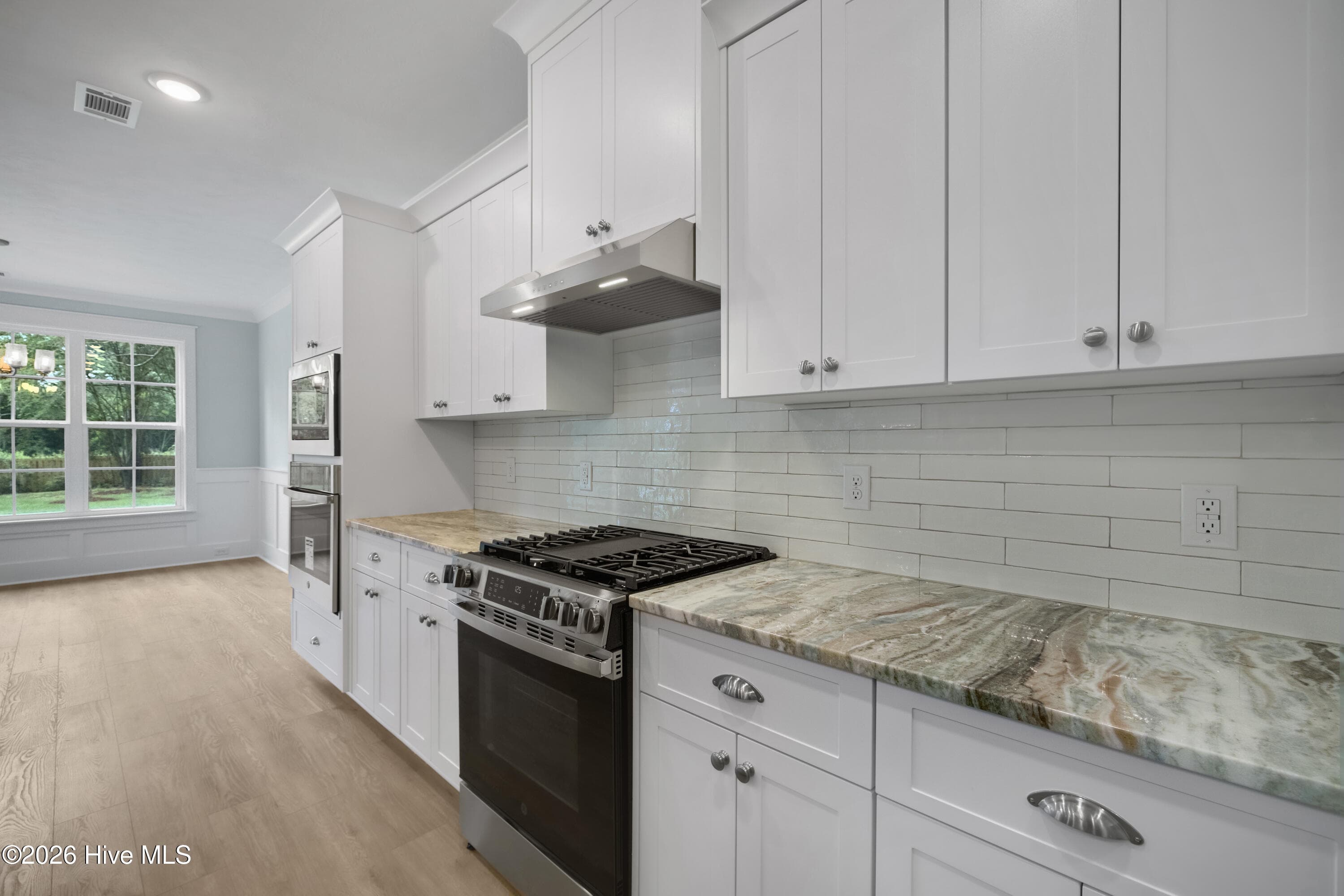 stainless steel vented hood exhaust - 1777 Bellingham Drive, Beech Island, SC 29842