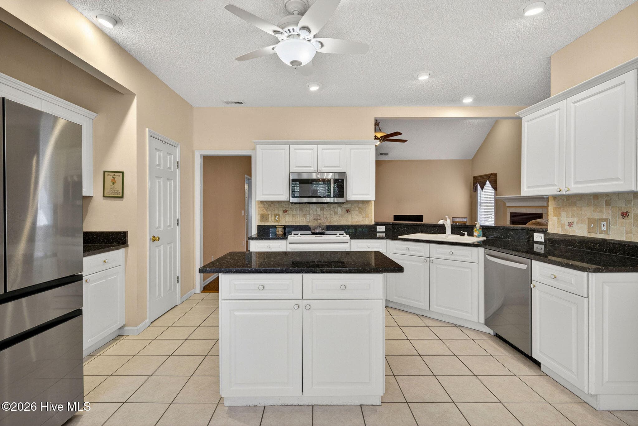 Kitchen - 1113 Willow Pond Lane, Leland, NC 28451