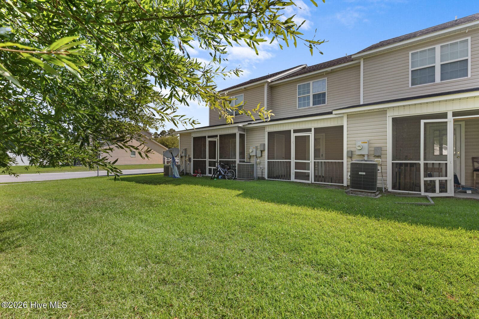 Townhouse at 402 Caldwell Loop, Jacksonville, NC 28546, photo 26 of 27