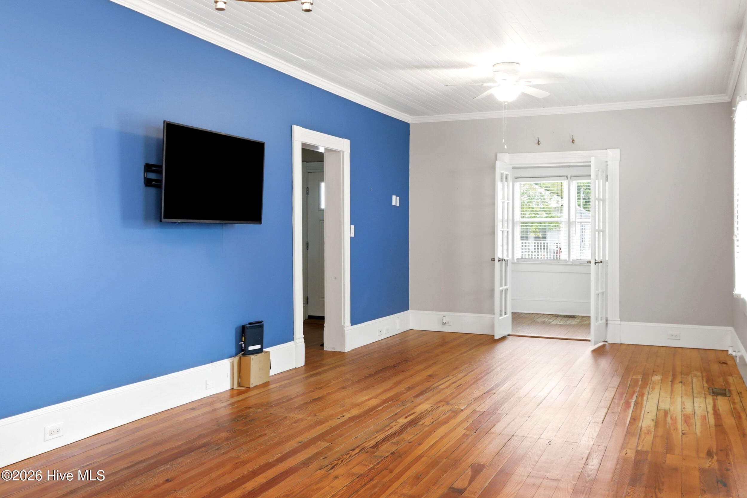 Single Family Residence at 307 Avenue B, New Bern, NC 28560, photo 9 of 55