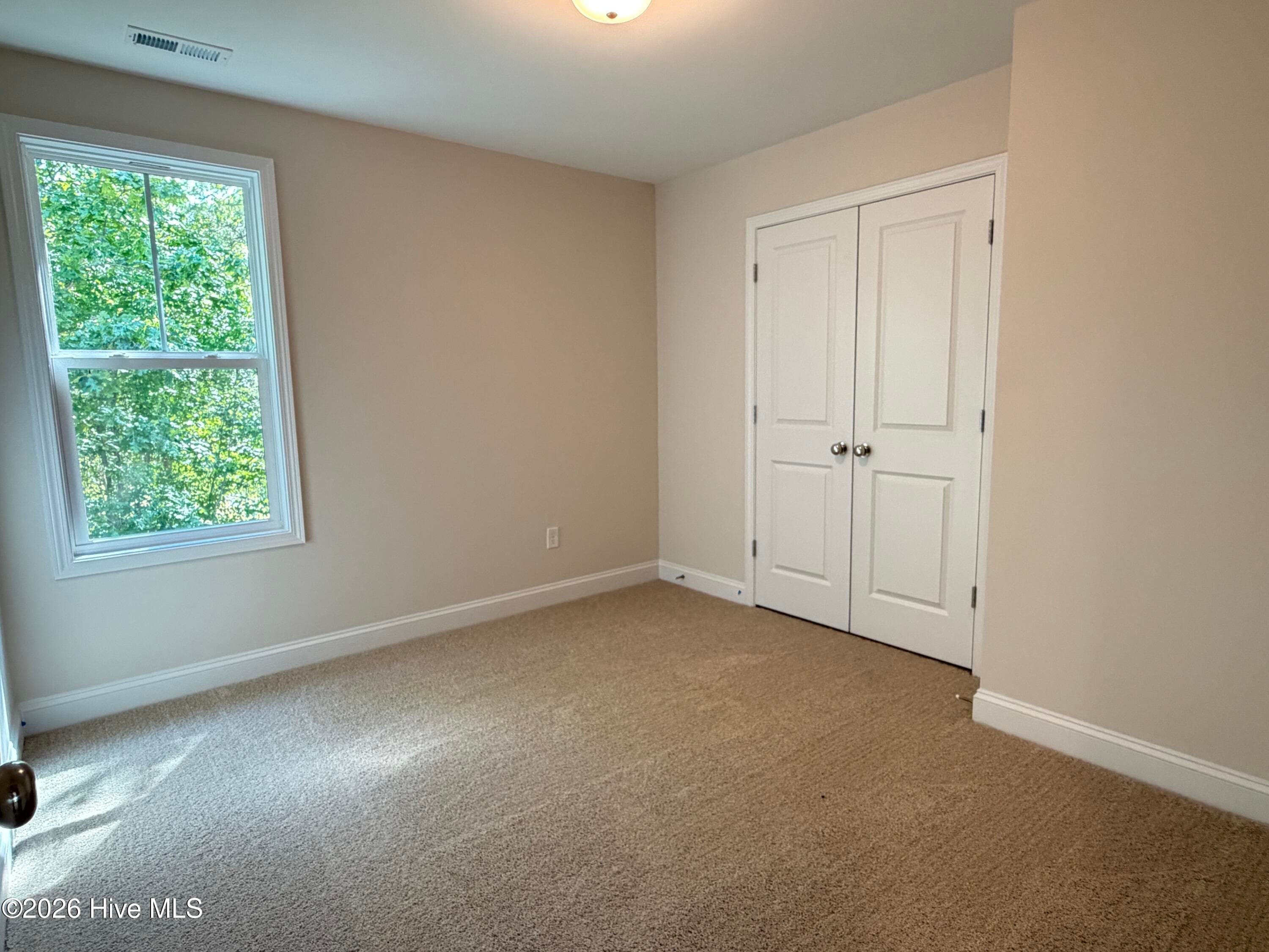 Single Family Residence at 100 S Bandwheel Way, Hampstead, NC 28443, photo 14 of 31