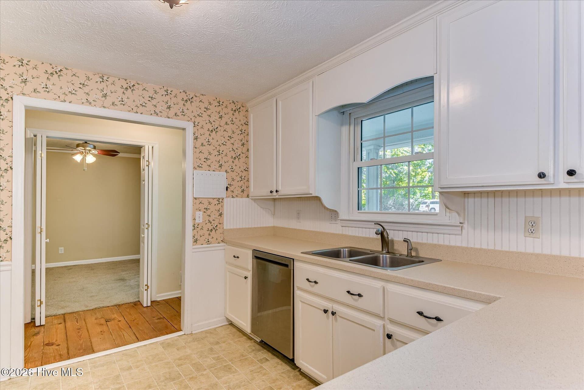 Single Family Residence at 6 Gregory Court, North Augusta, SC 29860, photo 13 of 40