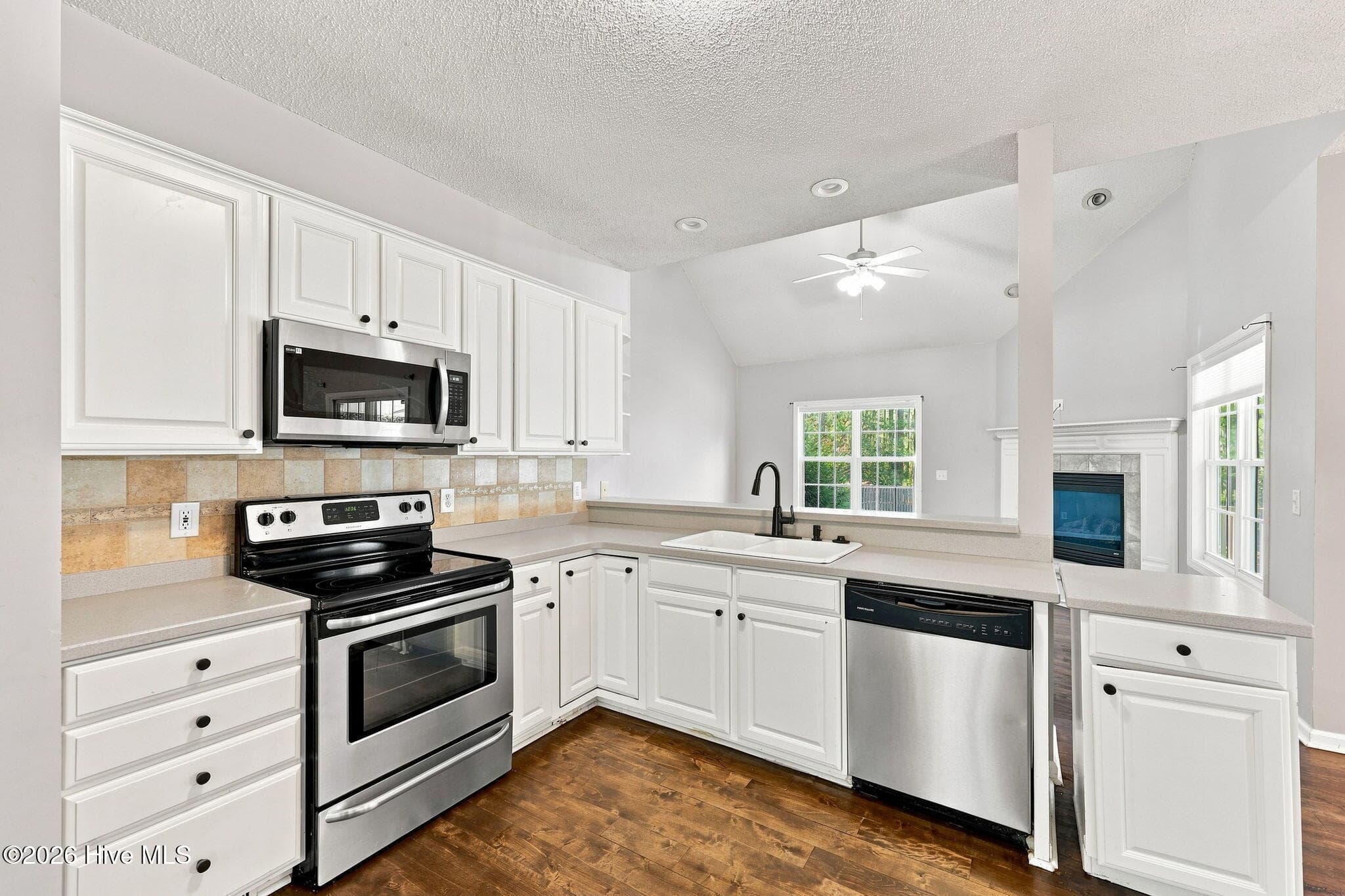 Single Family Residence at 1316 Devonshire Trail, Aberdeen, NC 28315, photo 24 of 88