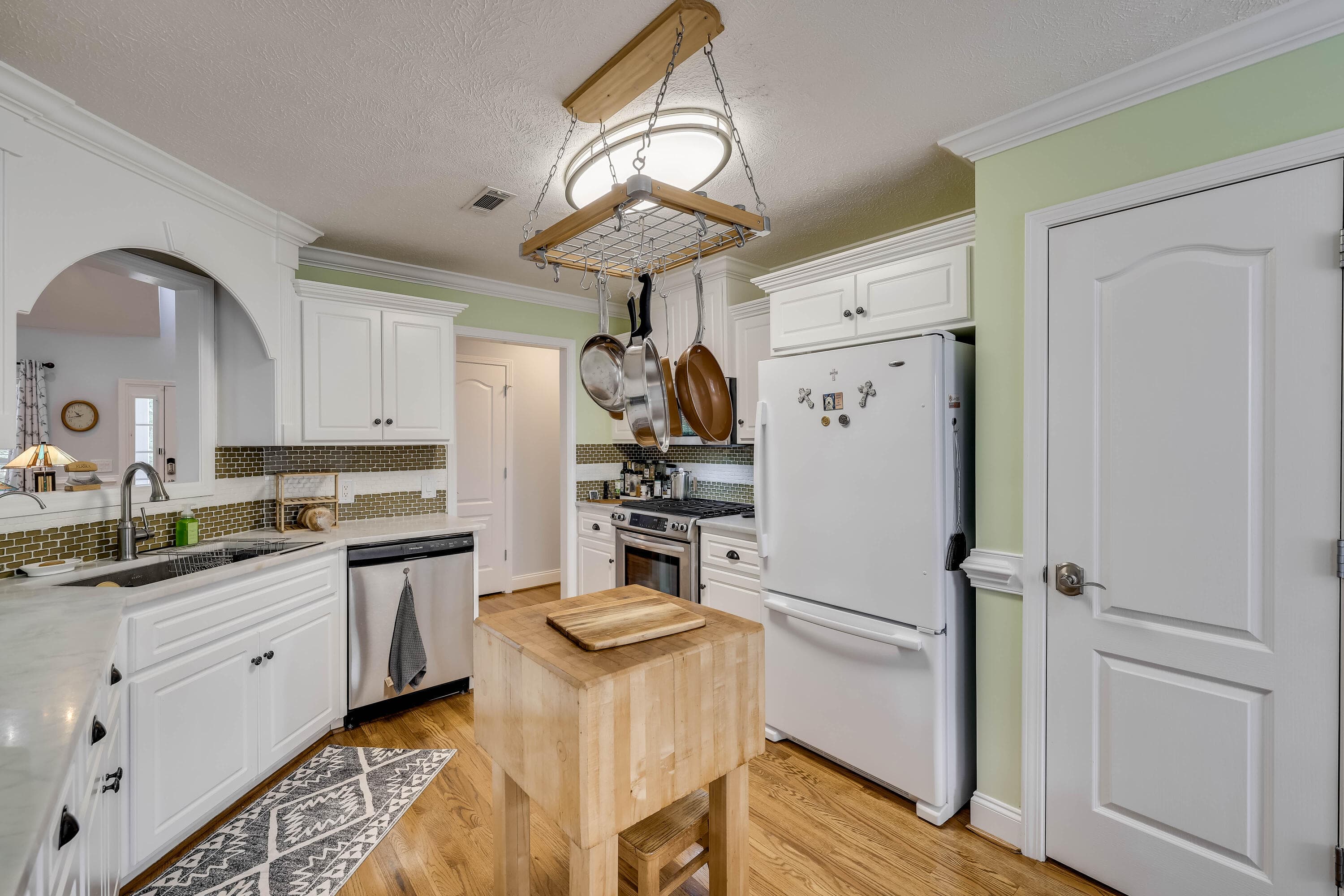 Single Family Residence at 135 Elwood Drive, Aiken, SC 29803, photo 5 of 46